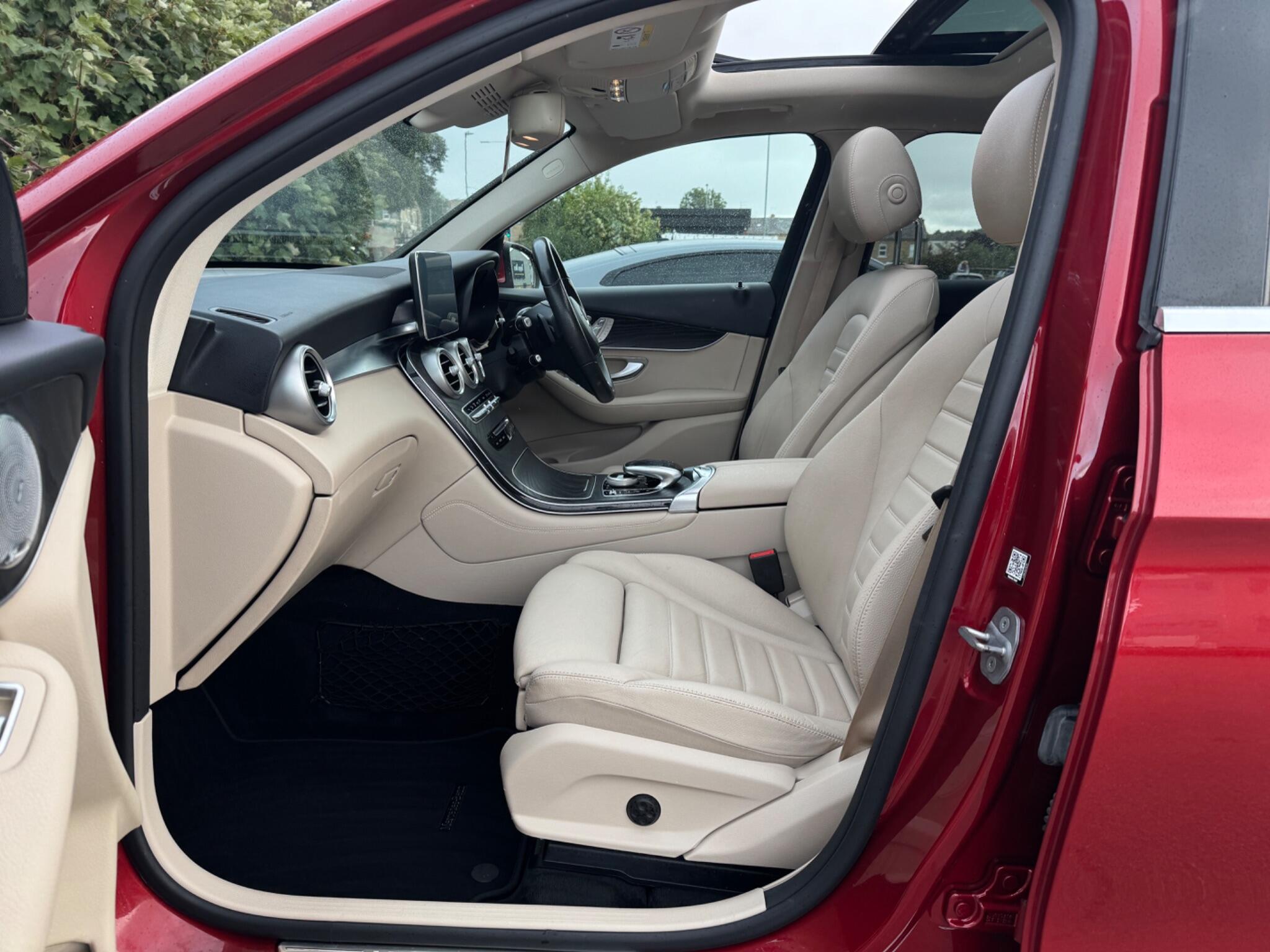 Mercedes-Benz GLC view 16