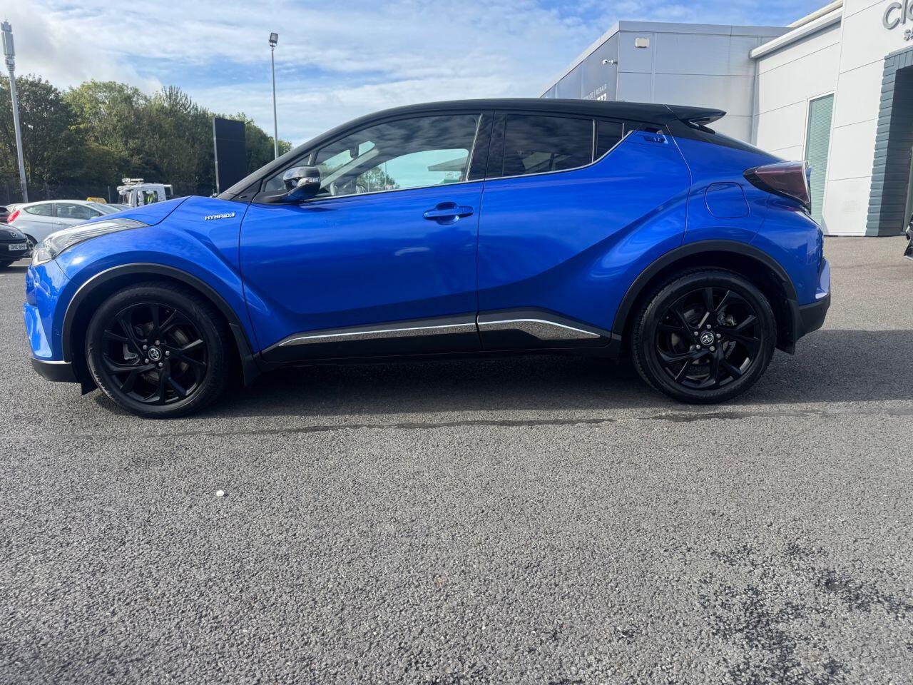 Toyota C-HR view 2