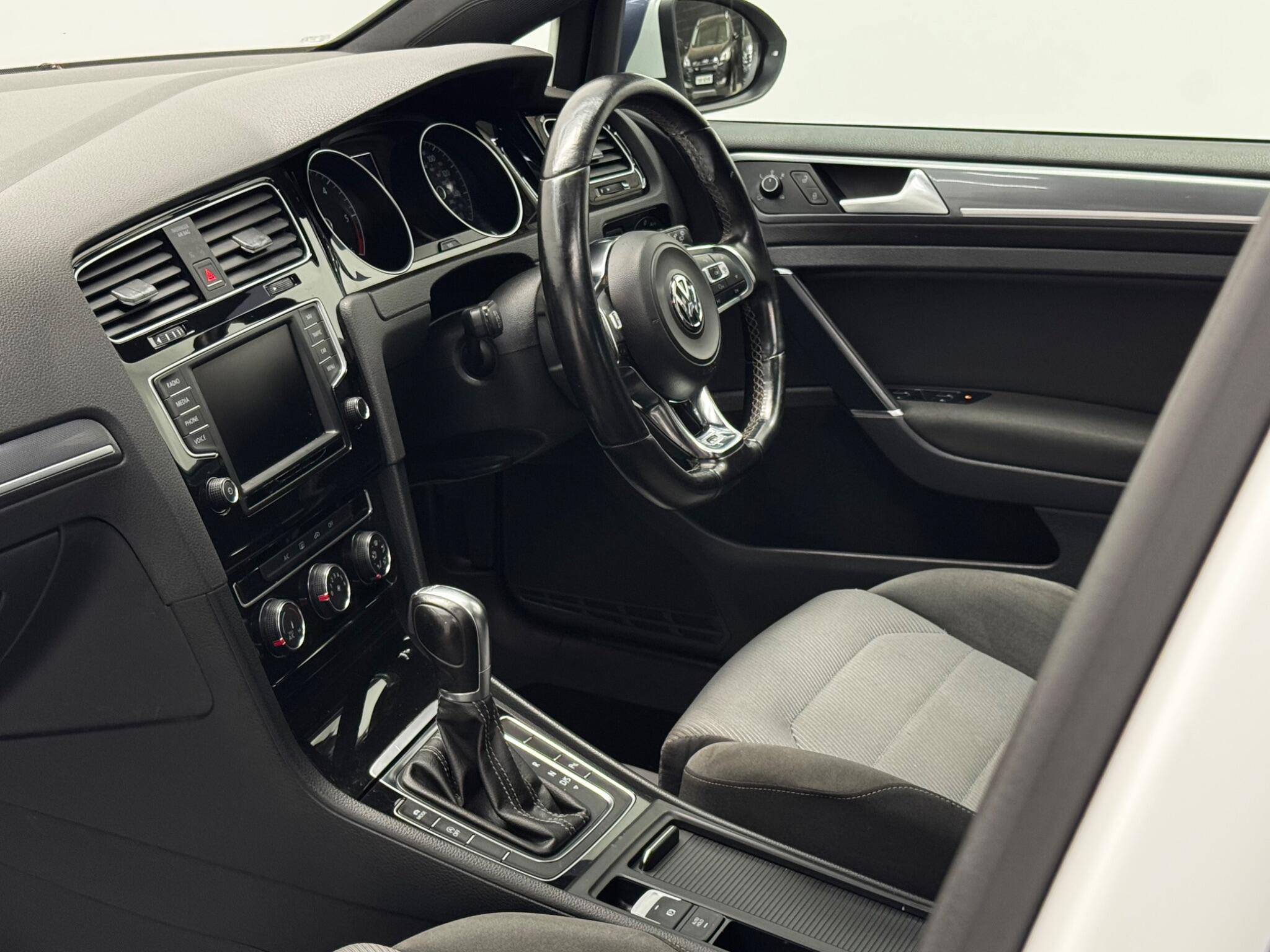 Volkswagen Golf view 40