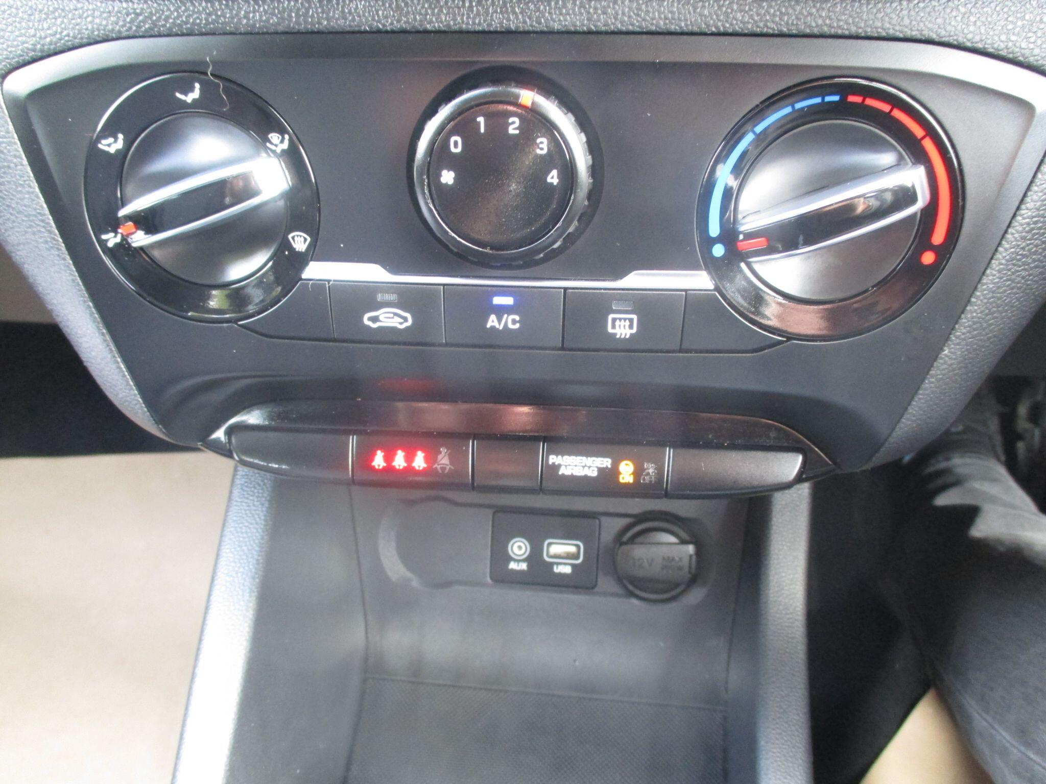 Hyundai i20 view 42