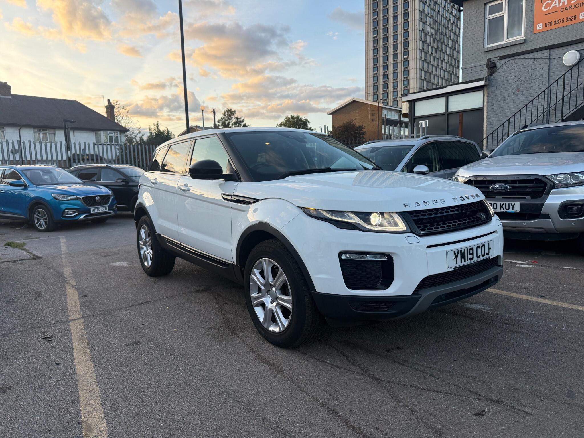 Land Rover Range Rover Evoque view 2