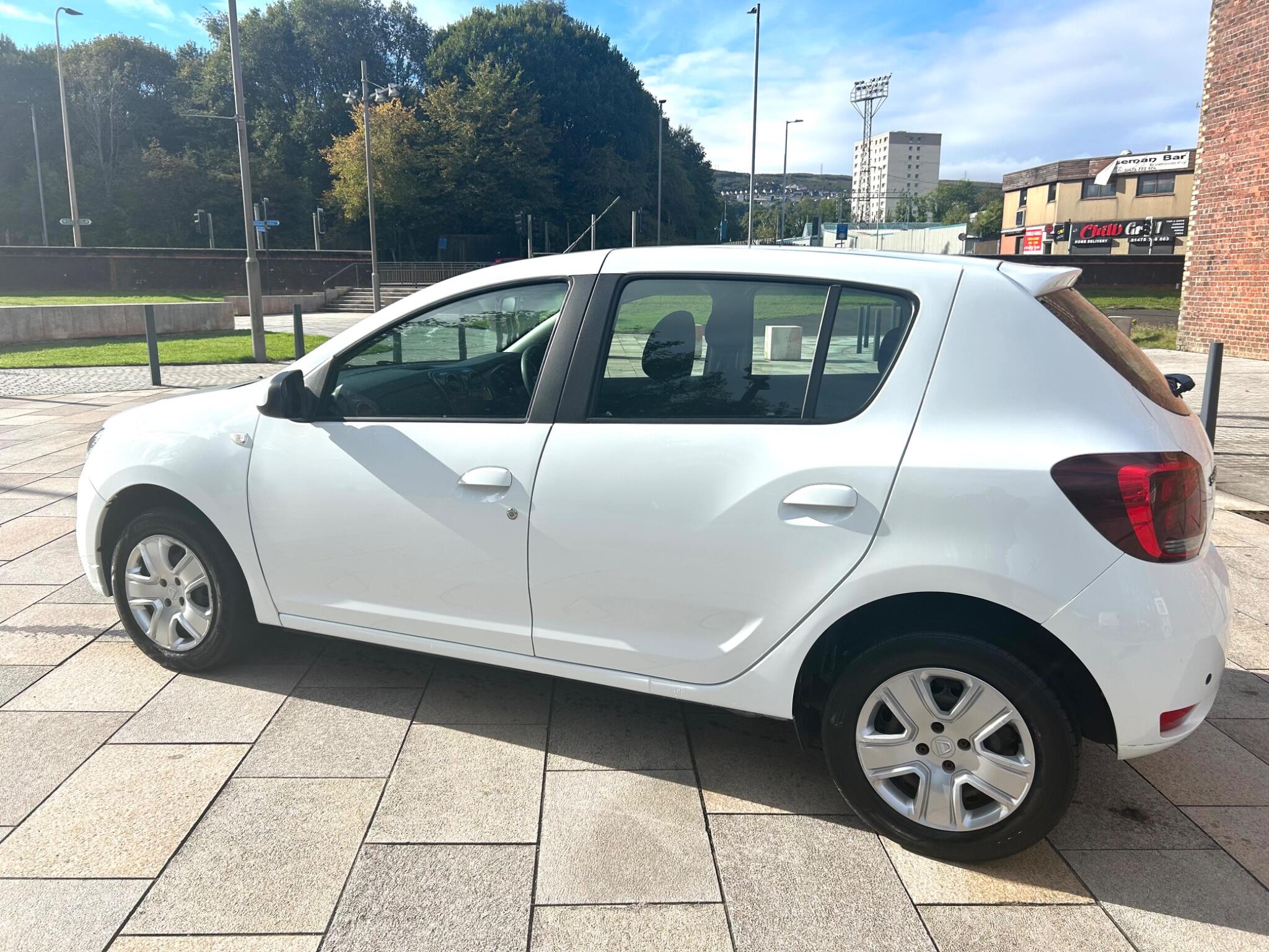 Dacia Sandero view 12