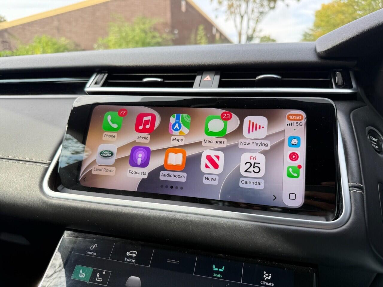 Land Rover Range Rover Velar view 36