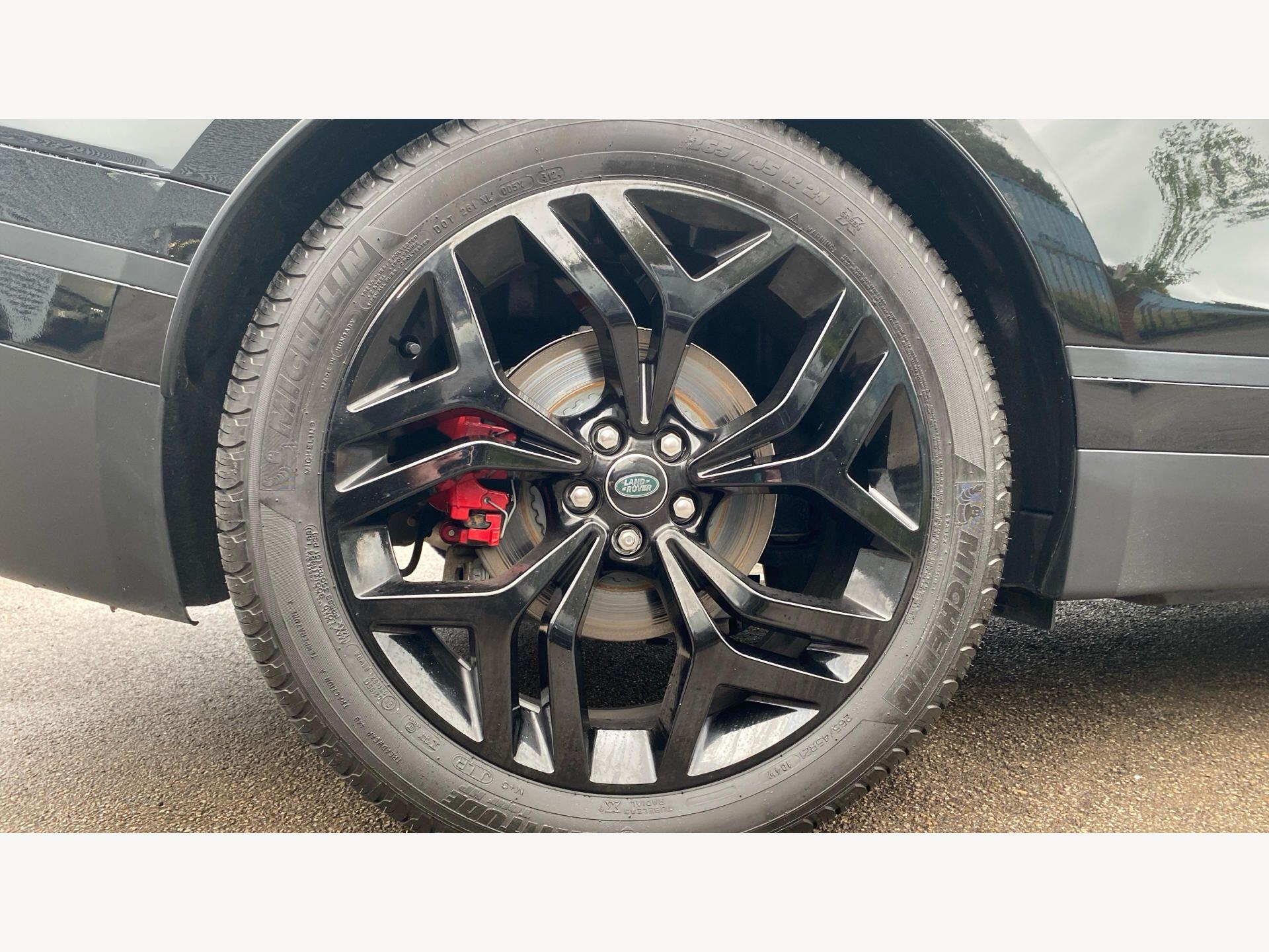 Land Rover Range Rover Velar view 9