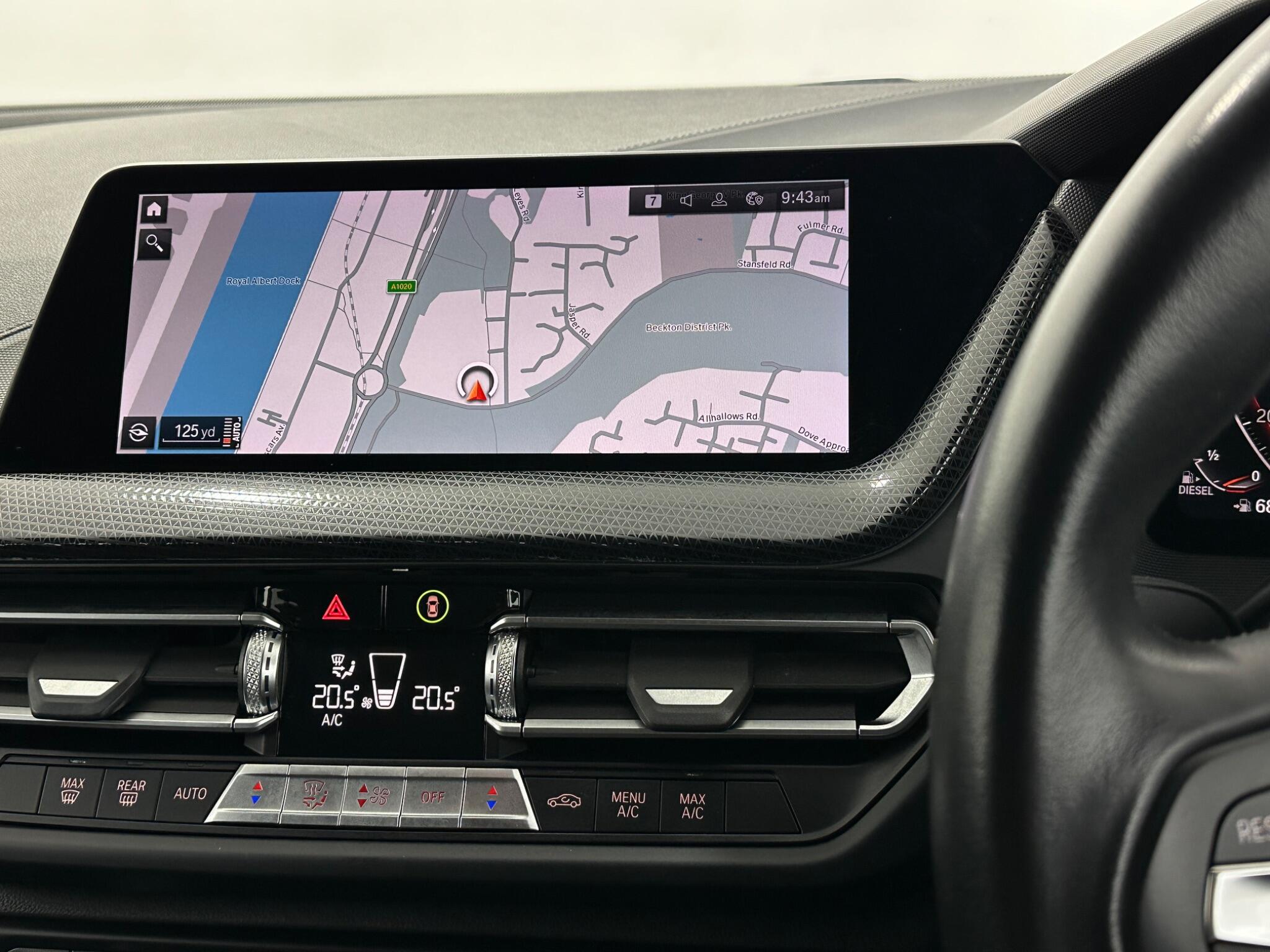 BMW 1 Series view 24