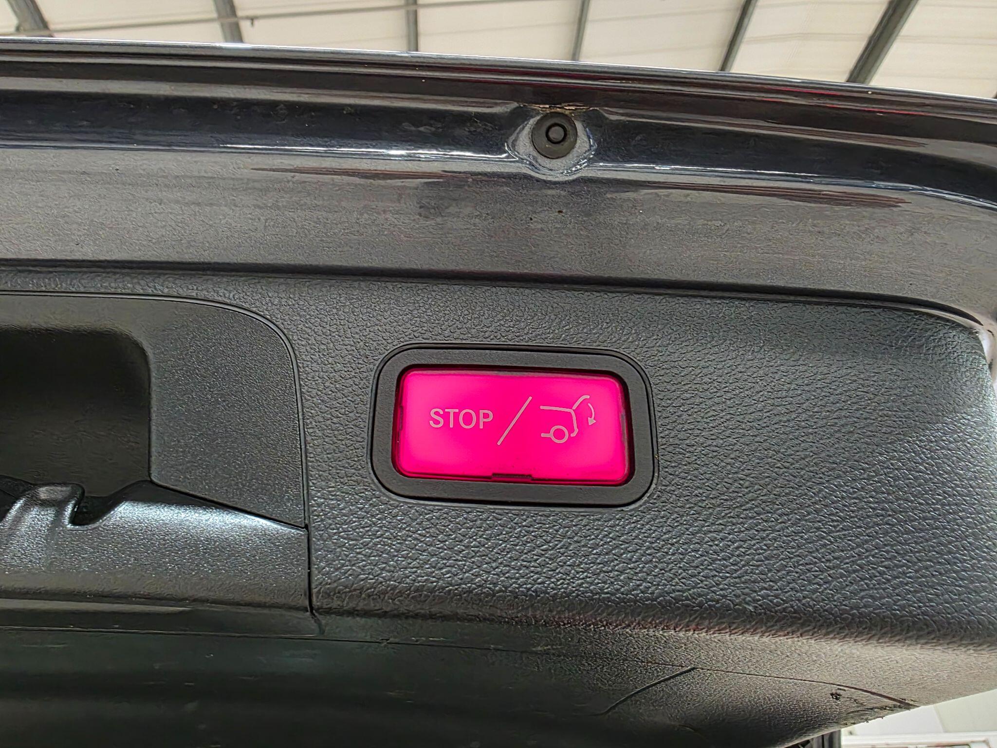 Mercedes-Benz GLC view 30