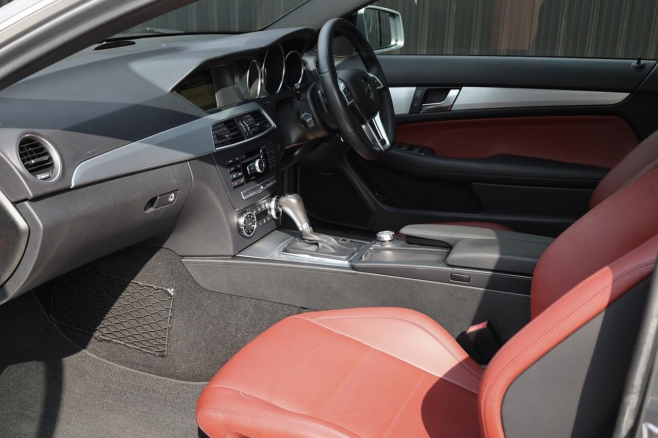 Mercedes-Benz C Class view 3