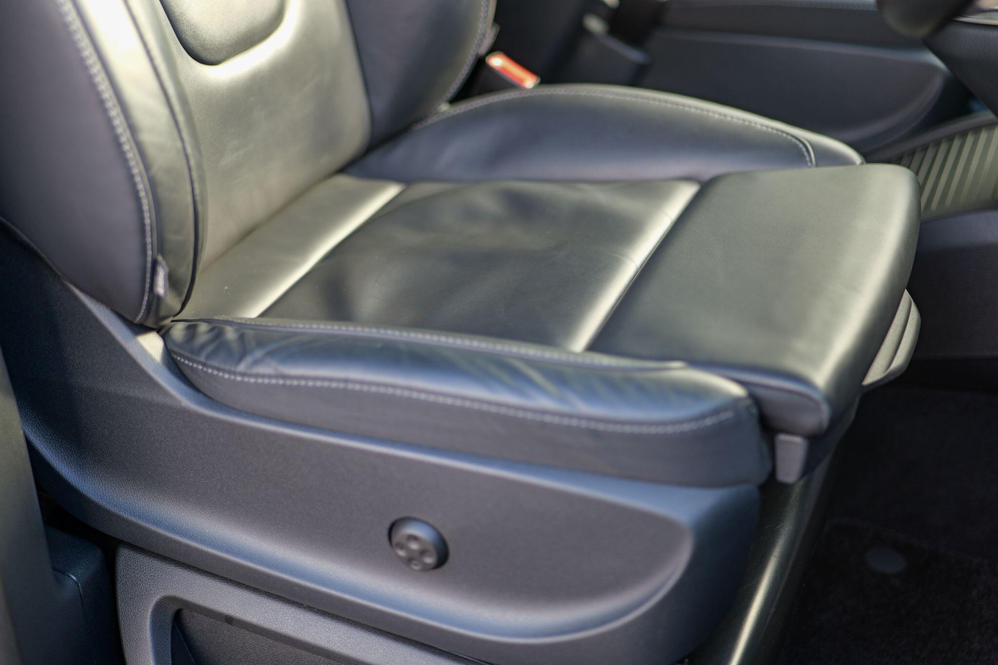 Mercedes-Benz V Class view 21