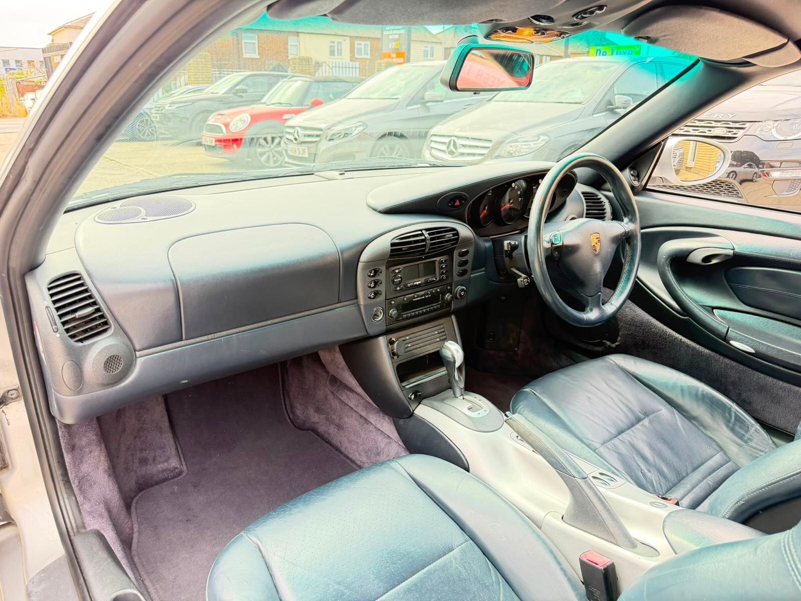 Porsche 911 view 9
