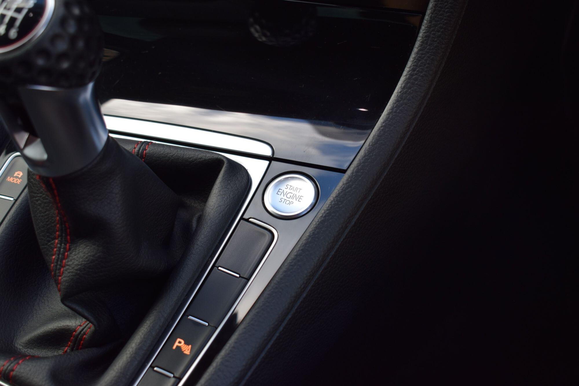 Volkswagen Golf view 22