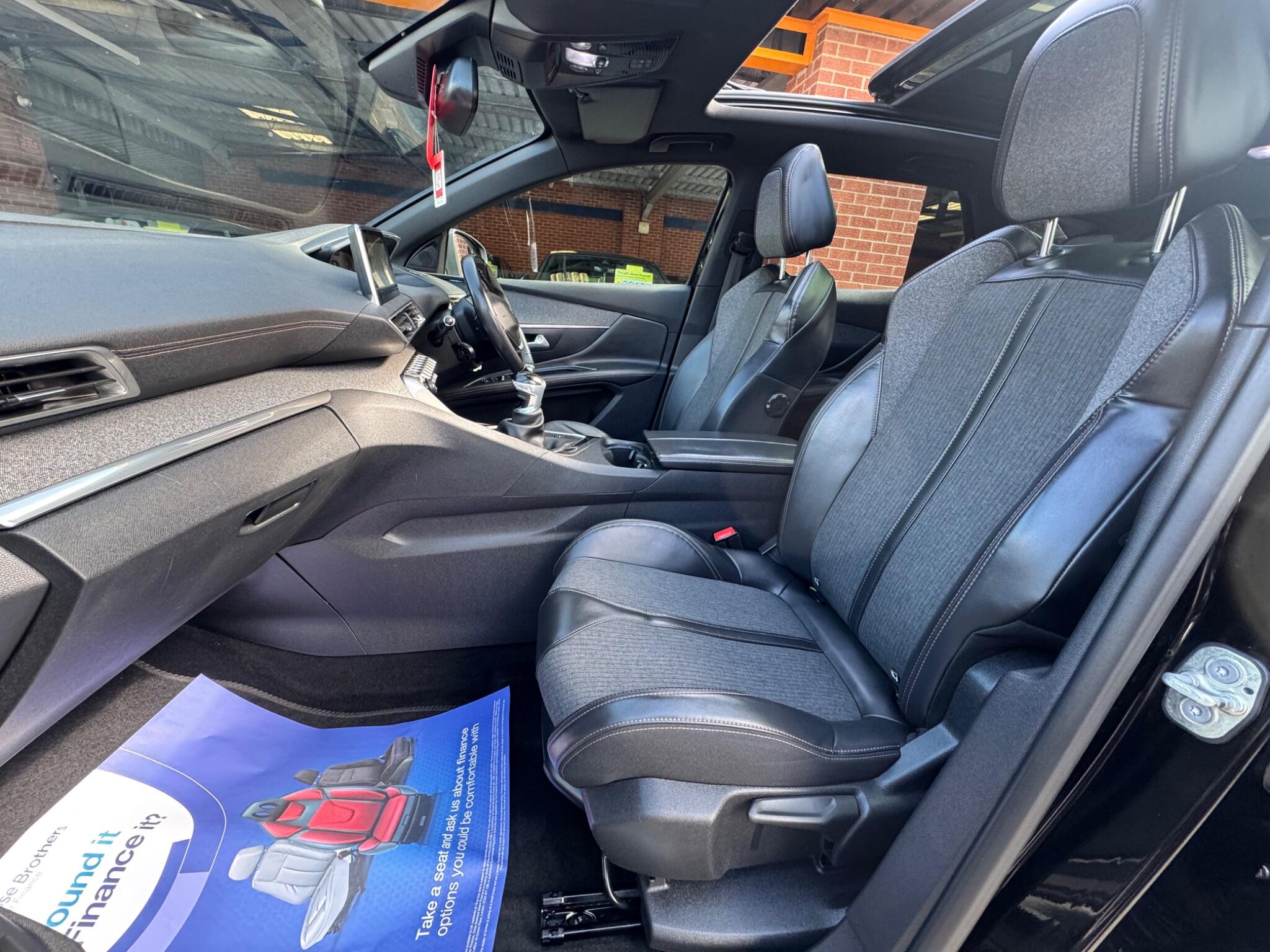 Peugeot 3008 view 9