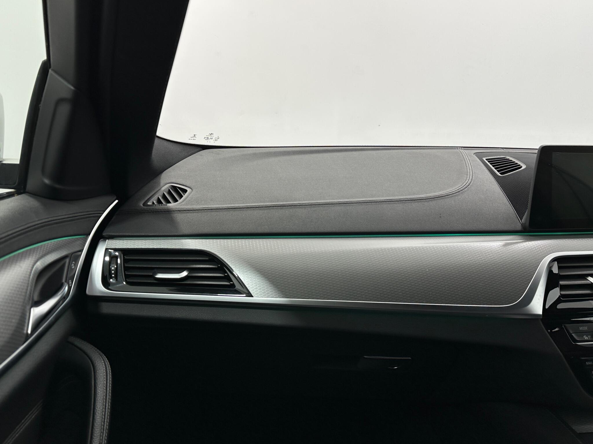 BMW 5 Series view 29