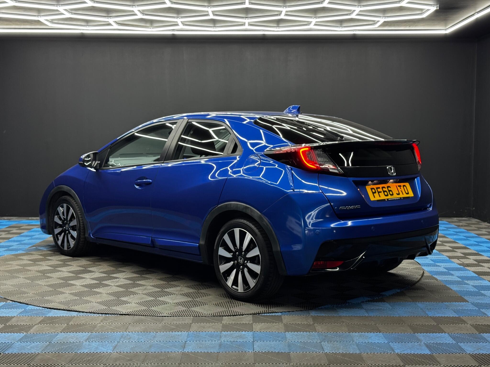 Honda Civic view 7