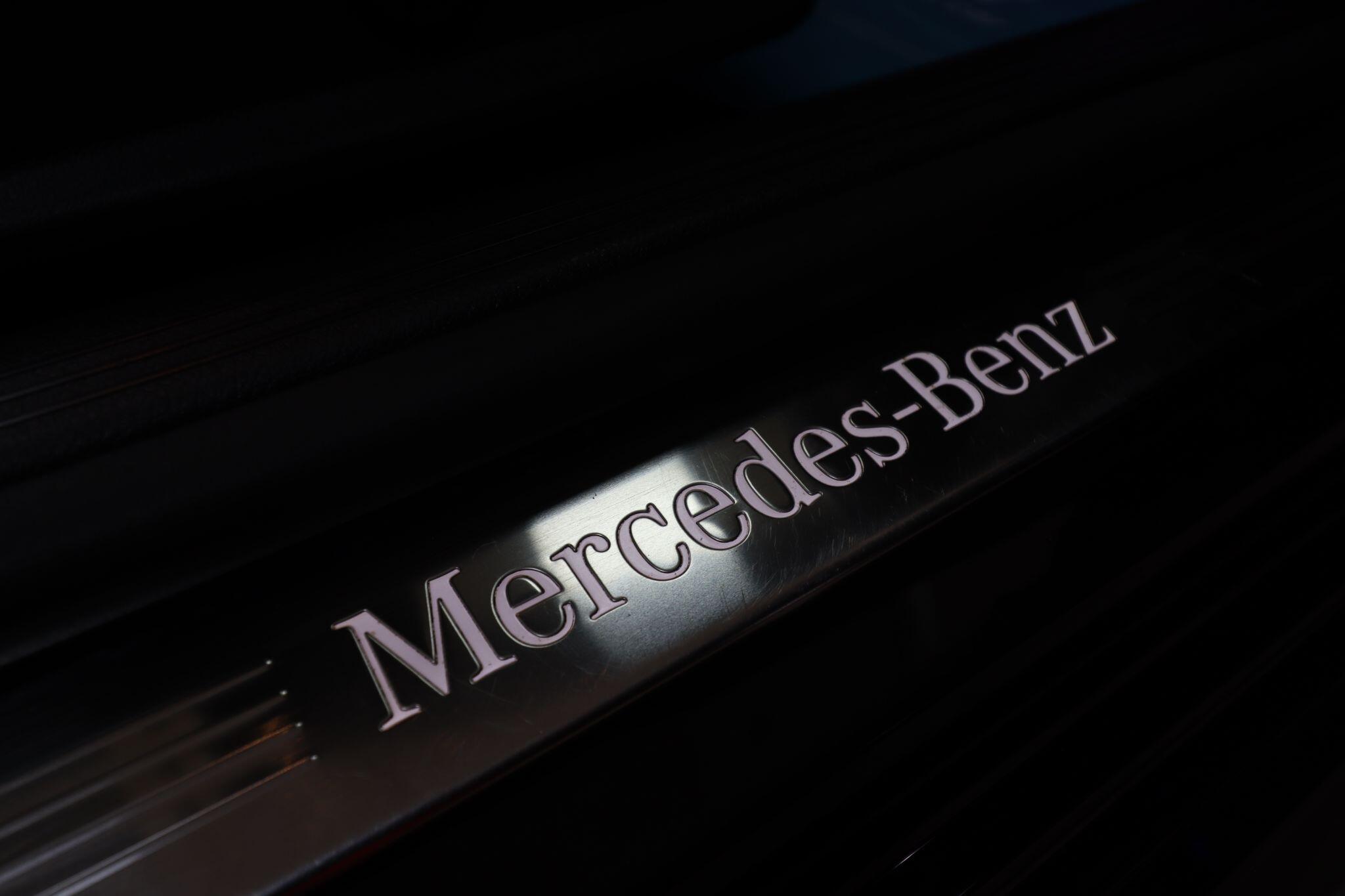 Mercedes-Benz E Class view 25