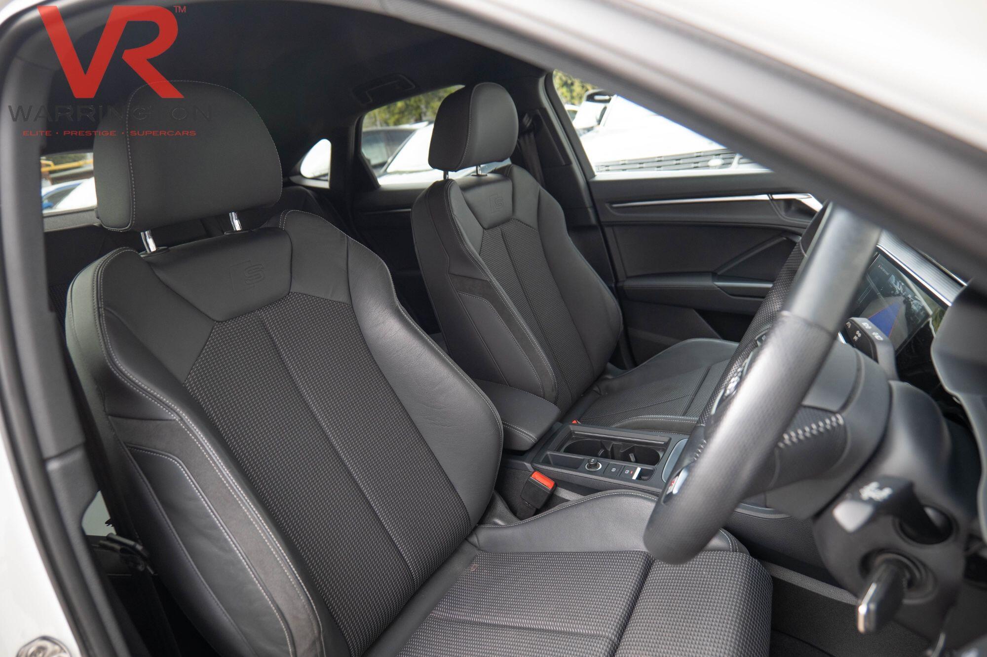 Audi Q3 view 23