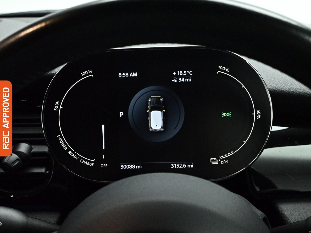 Mini Hatch view 12