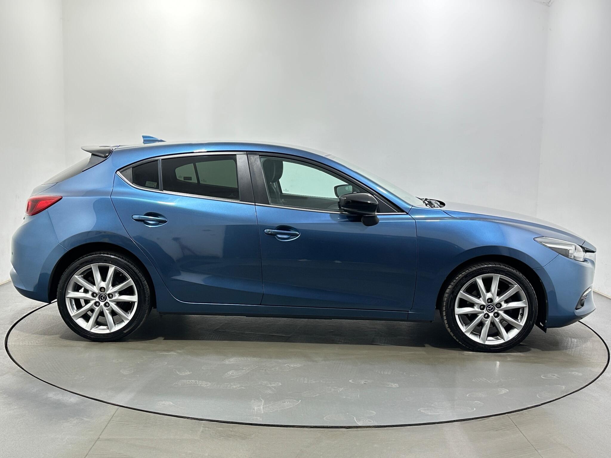 Mazda Mazda3 view 9