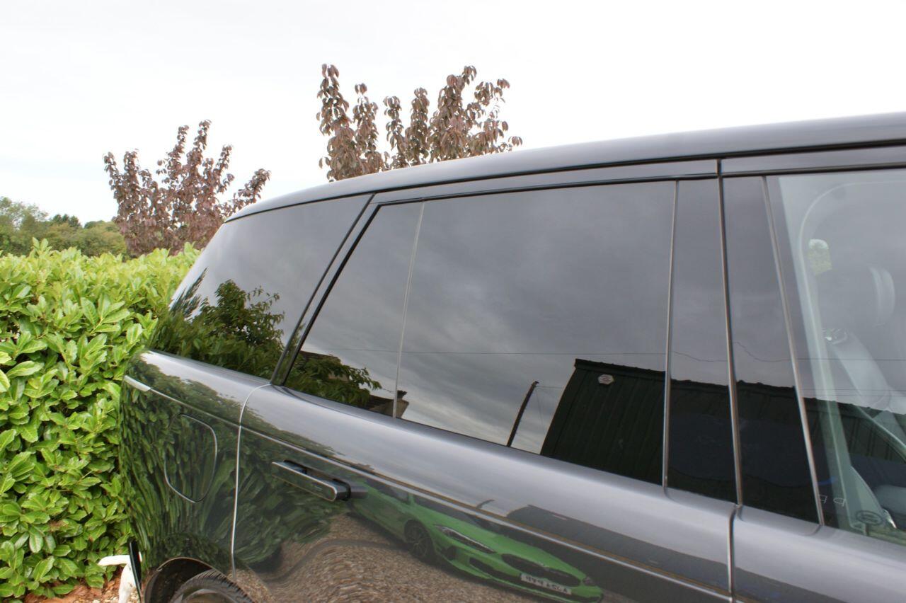 Land Rover Range Rover view 9