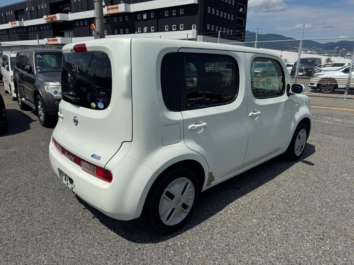 Nissan Cube view 2