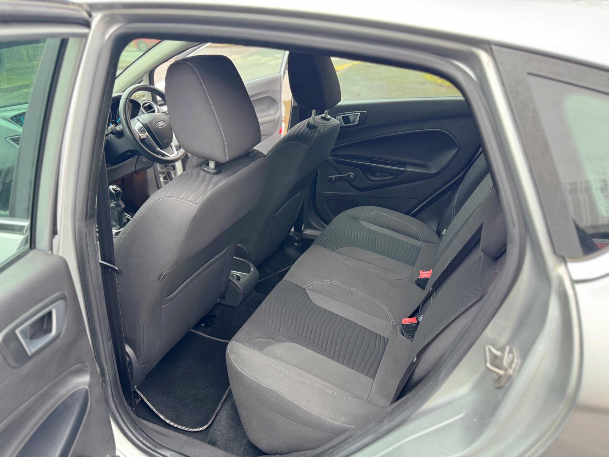 2014 Ford Fiesta 1.5 TDCi Zetec Euro 5 5dr image 36