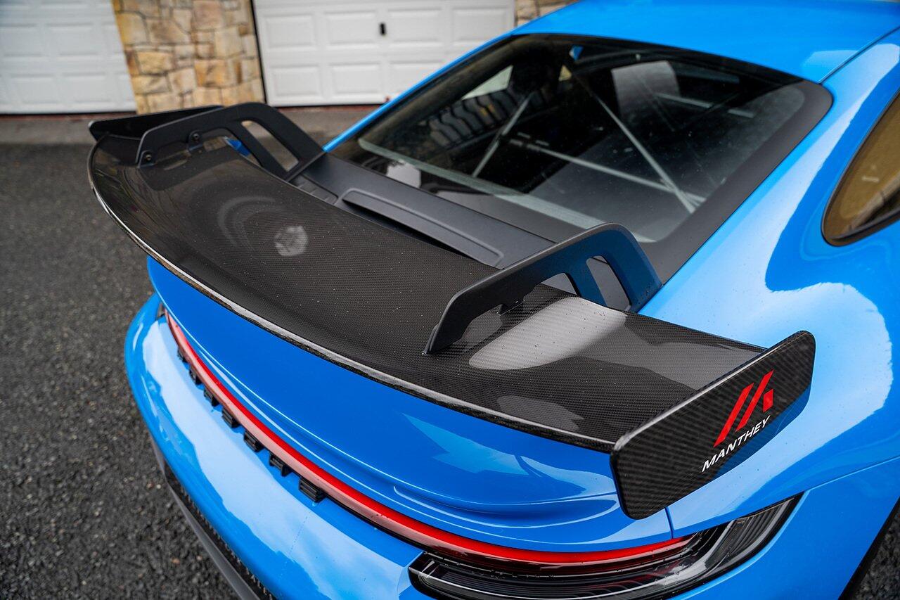 Porsche 911 view 17