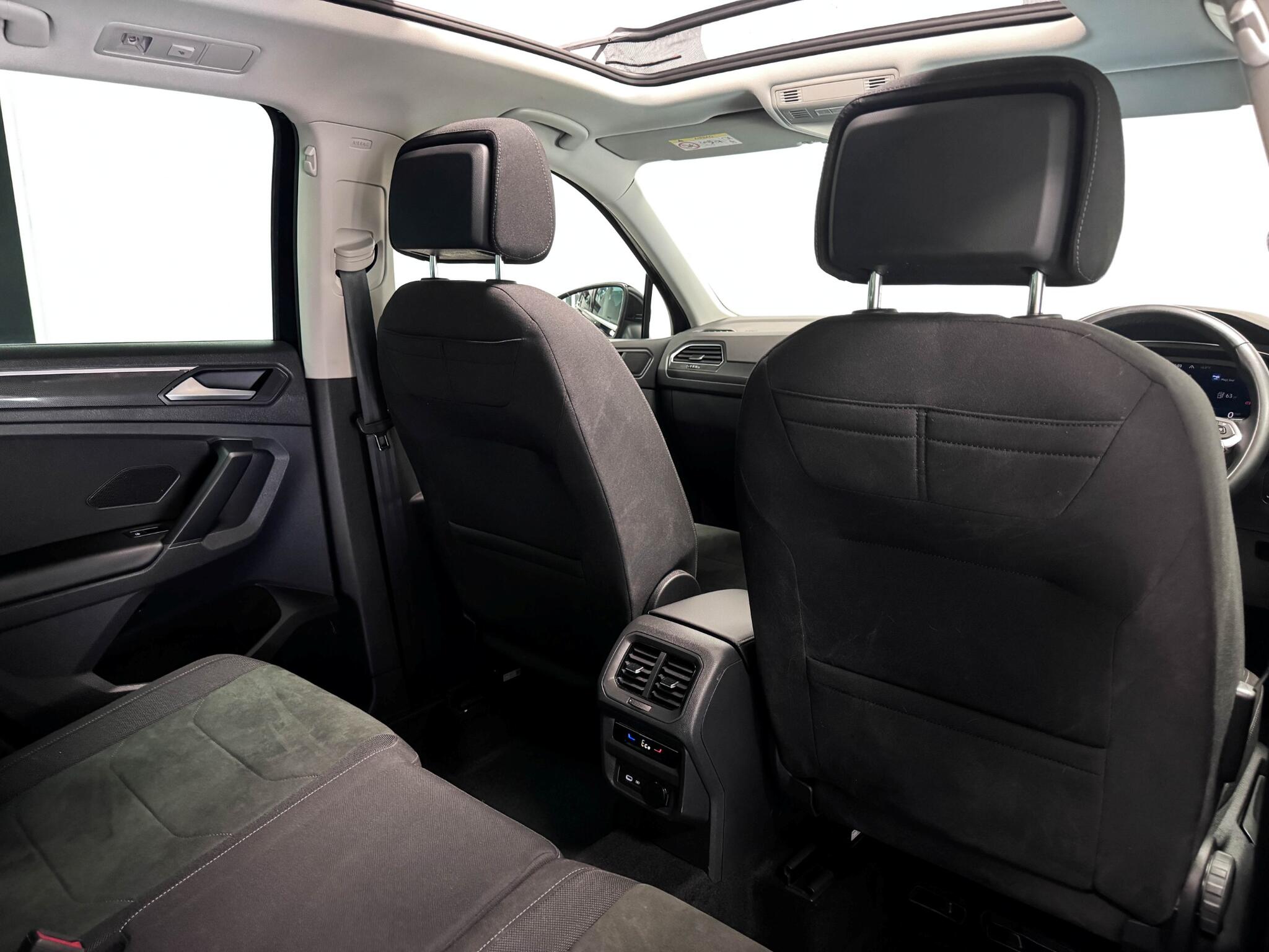 Volkswagen Tiguan view 21