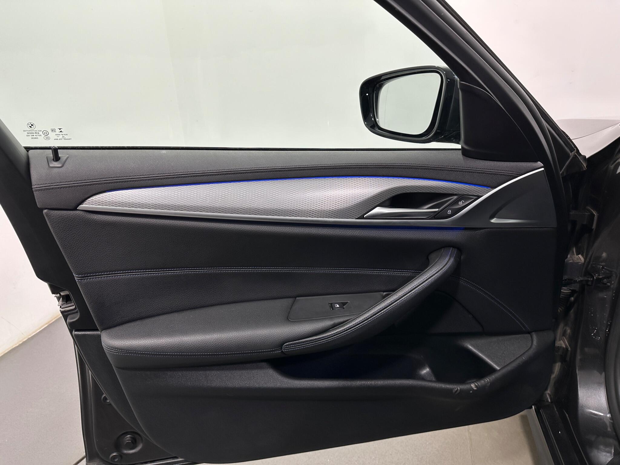 BMW 5 Series view 36