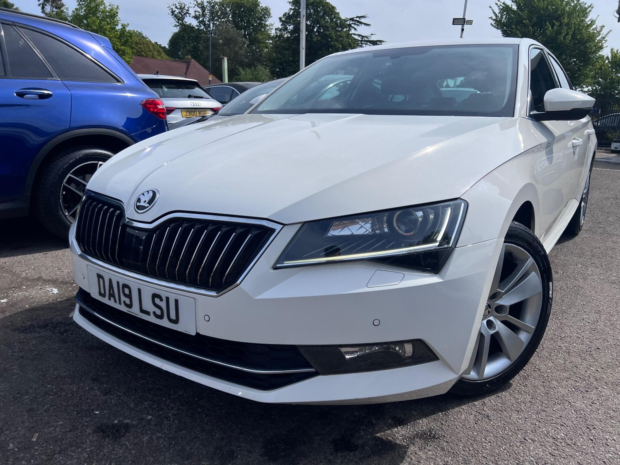 Skoda Superb view 6