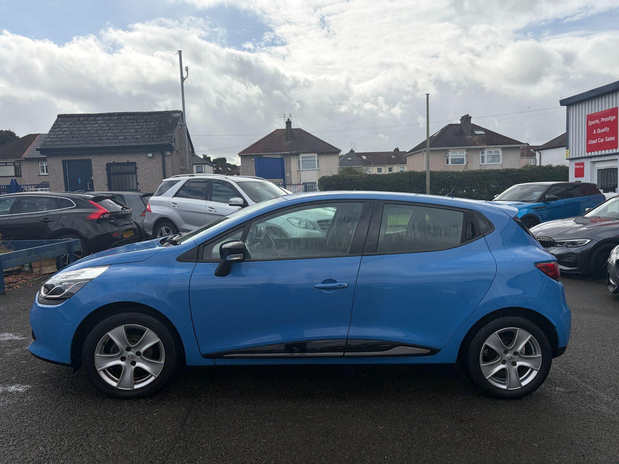 Renault Clio view 8