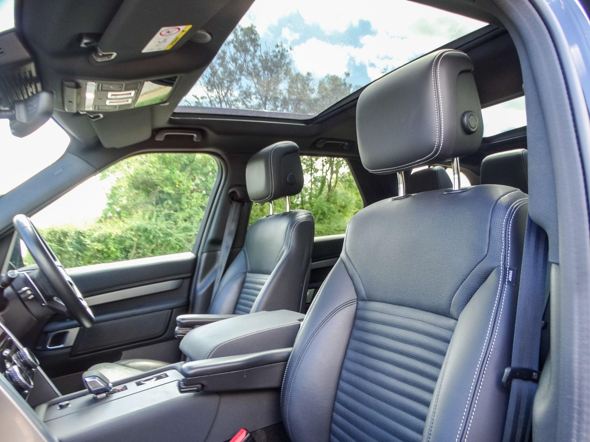 Land Rover Discovery 3 view 14