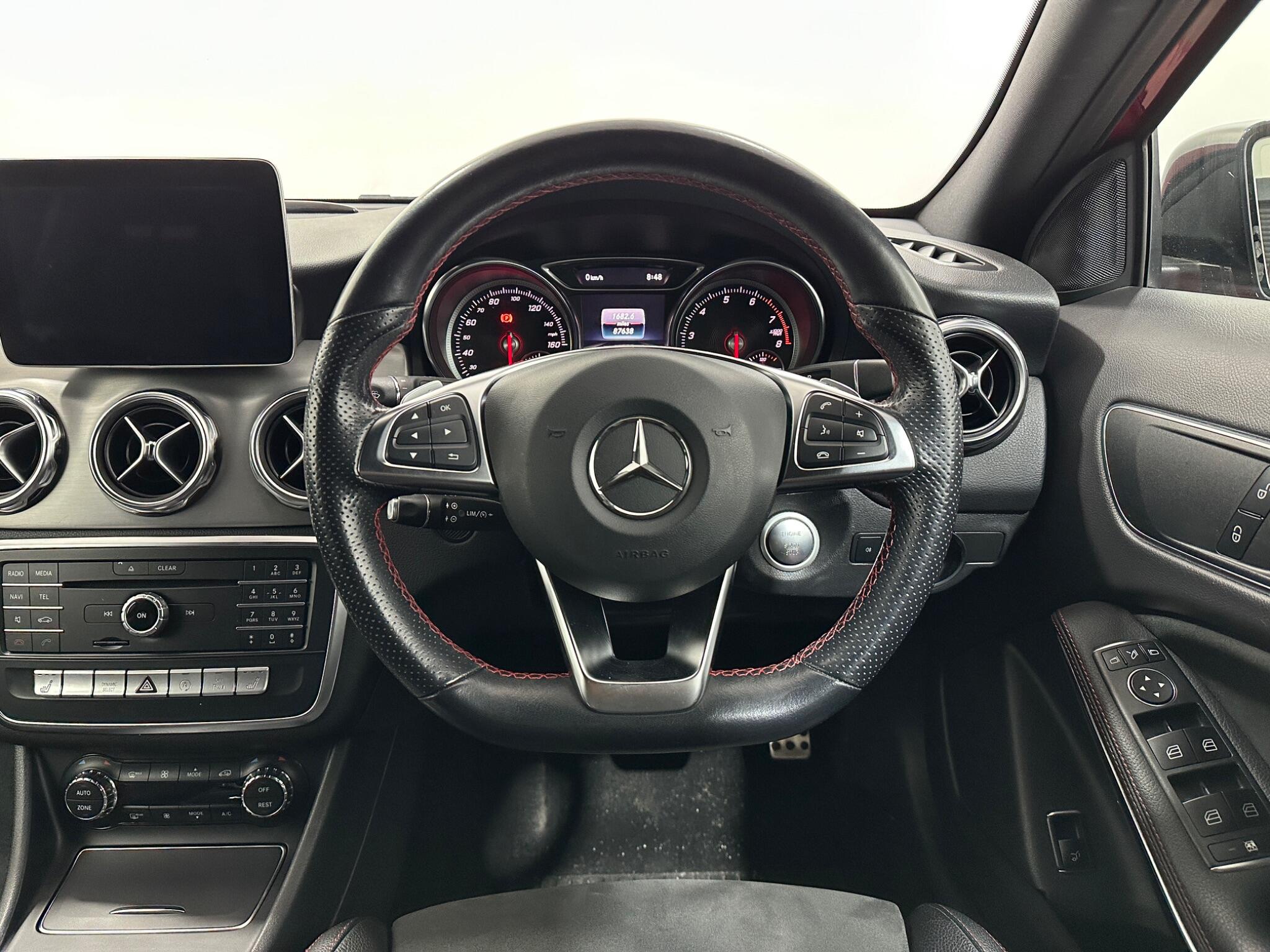 Mercedes-Benz Gla view 13