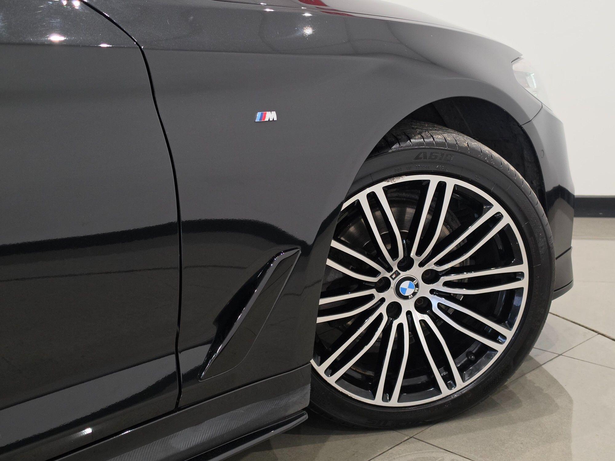 BMW 5 Series view 18