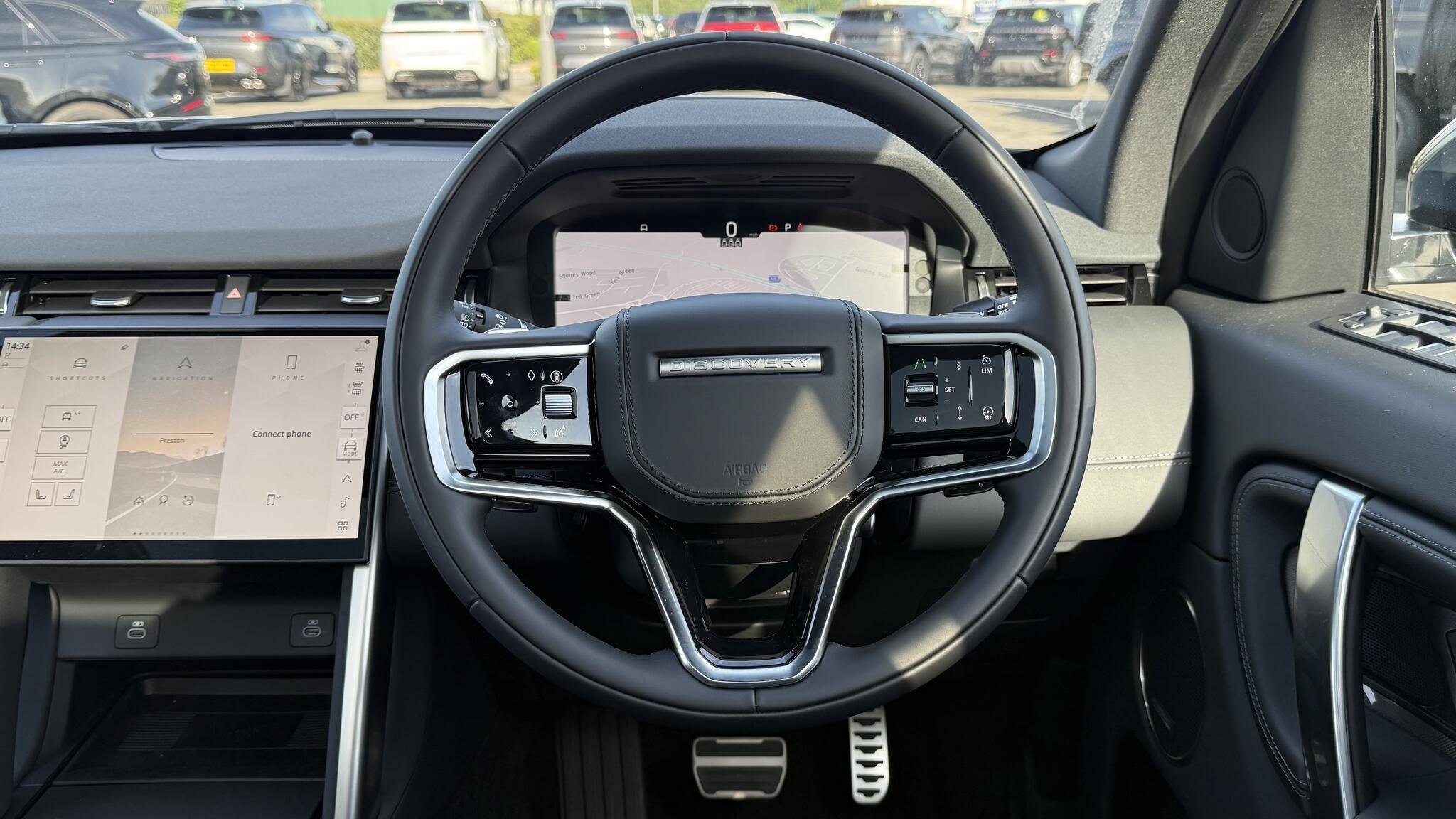 Land Rover Discovery Sport view 14
