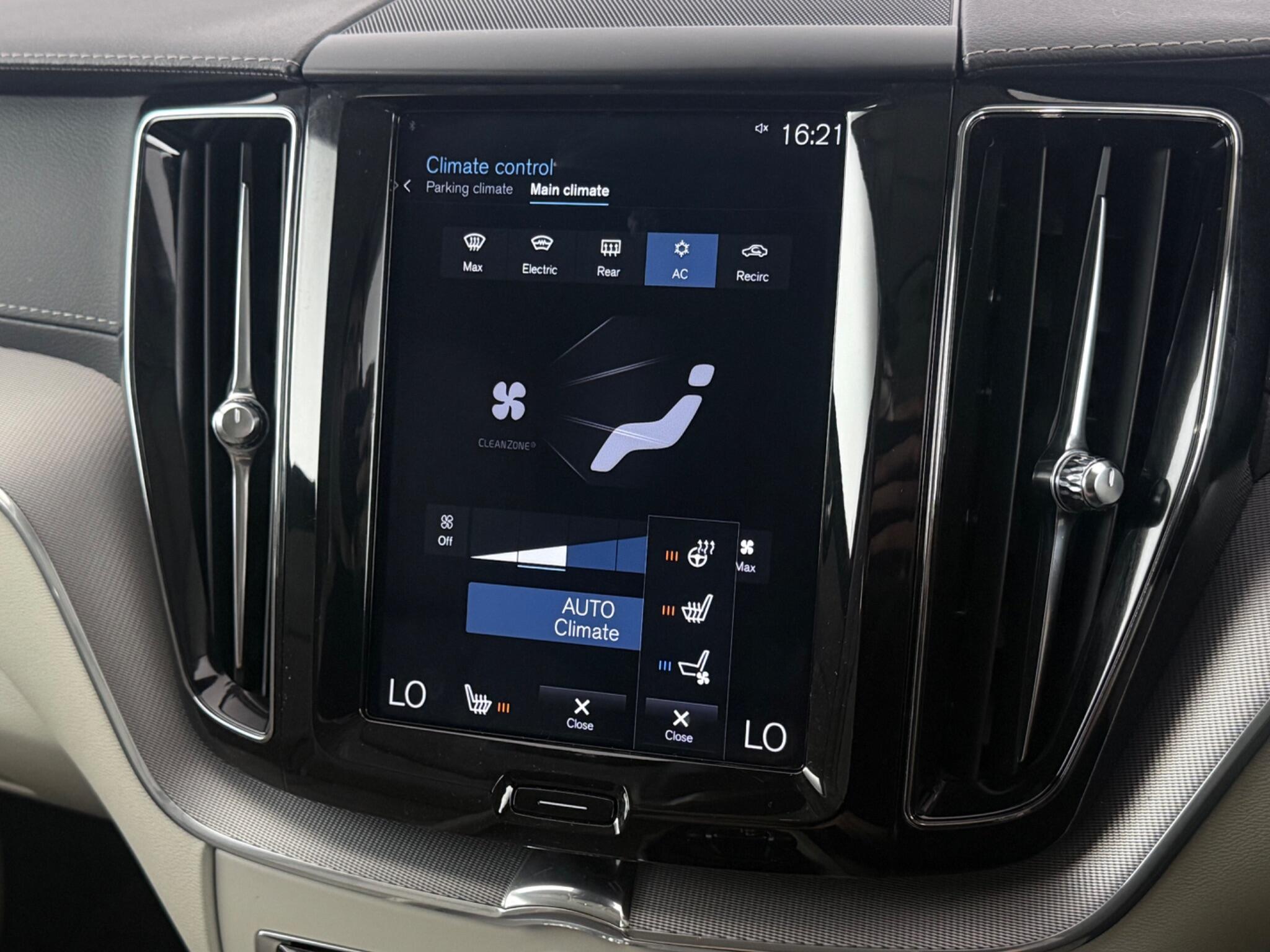 Volvo XC60 view 29