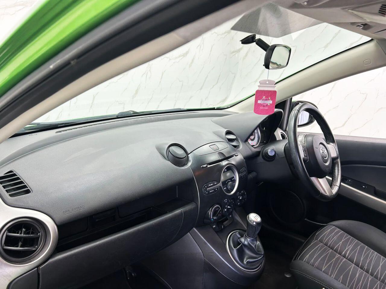 Mazda Mazda2 view 14