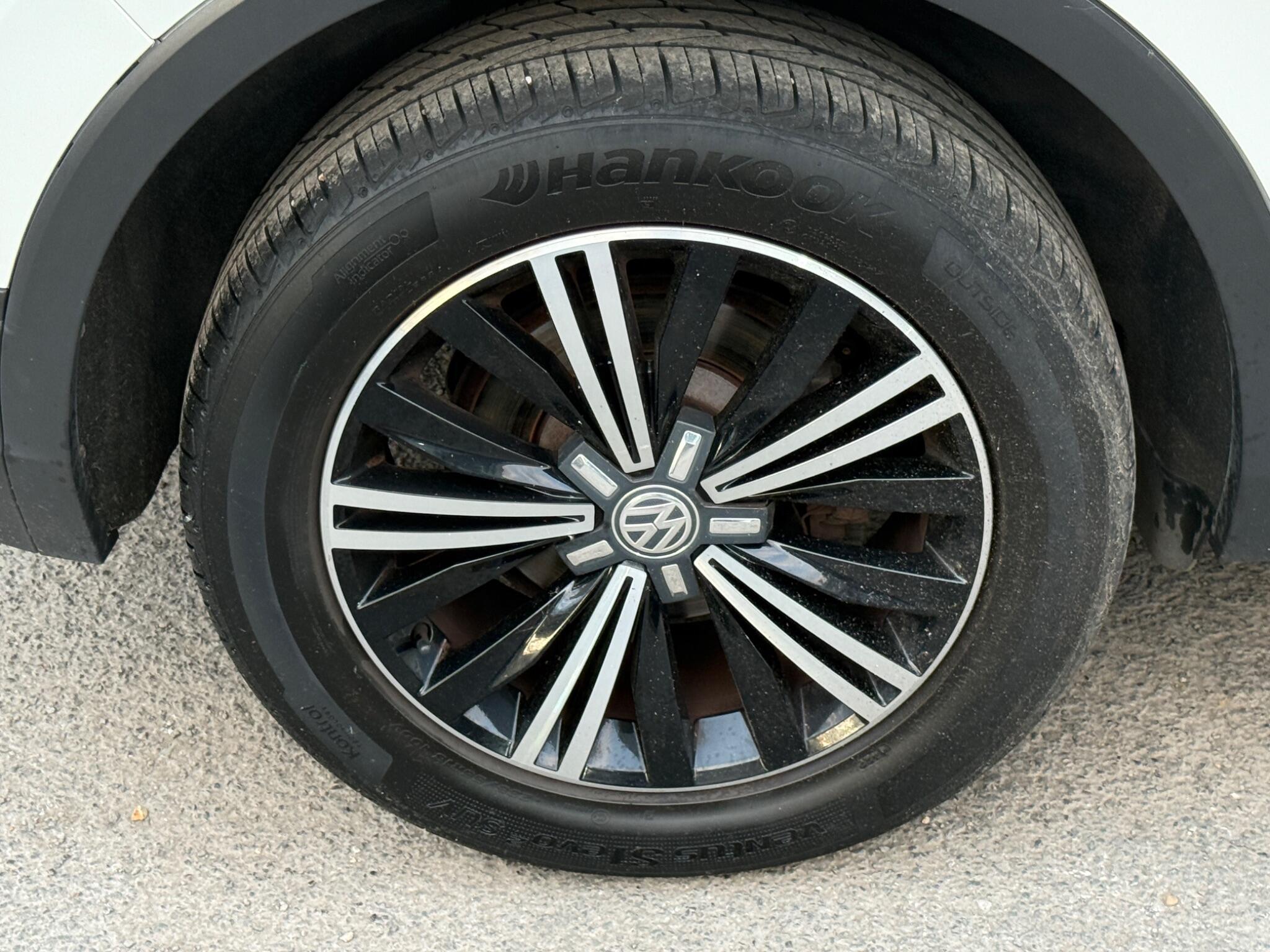 Volkswagen Tiguan - Image 30