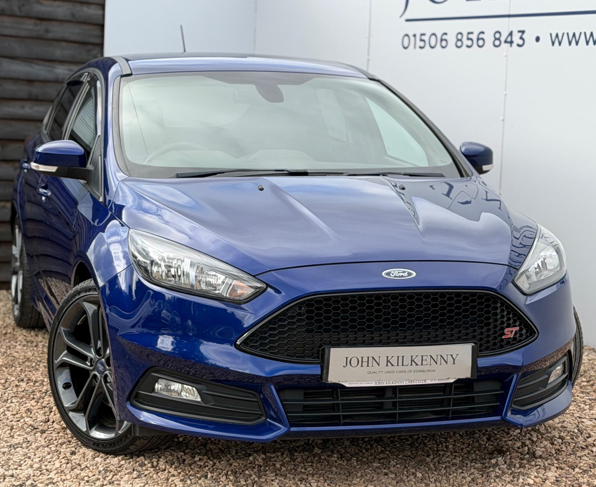 Ford Focus view 2