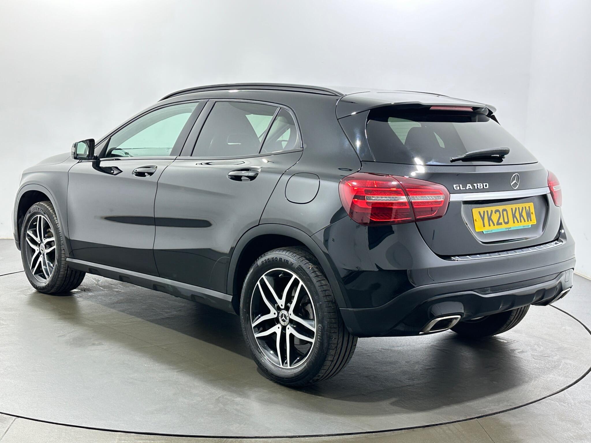 Mercedes-Benz Gla view 6