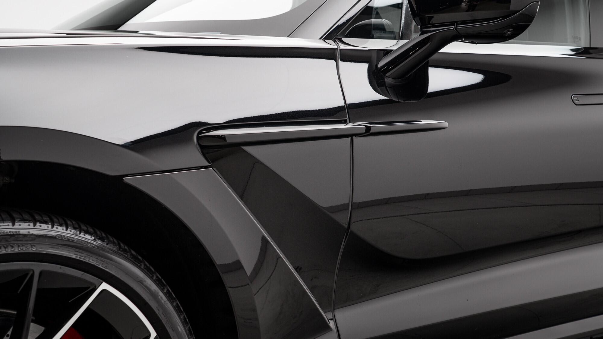 Aston Martin DBX view 13