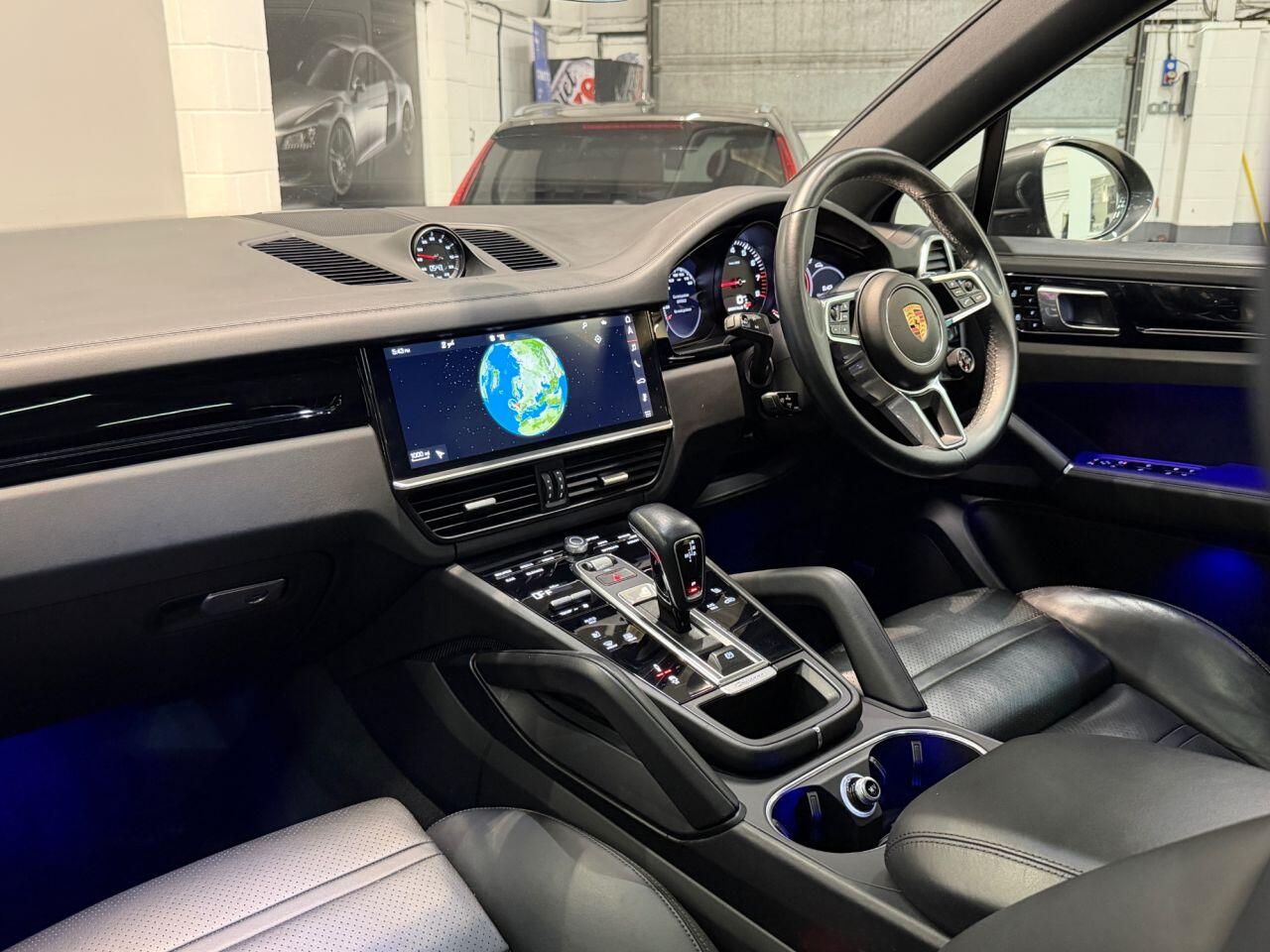 Porsche Cayenne view 43