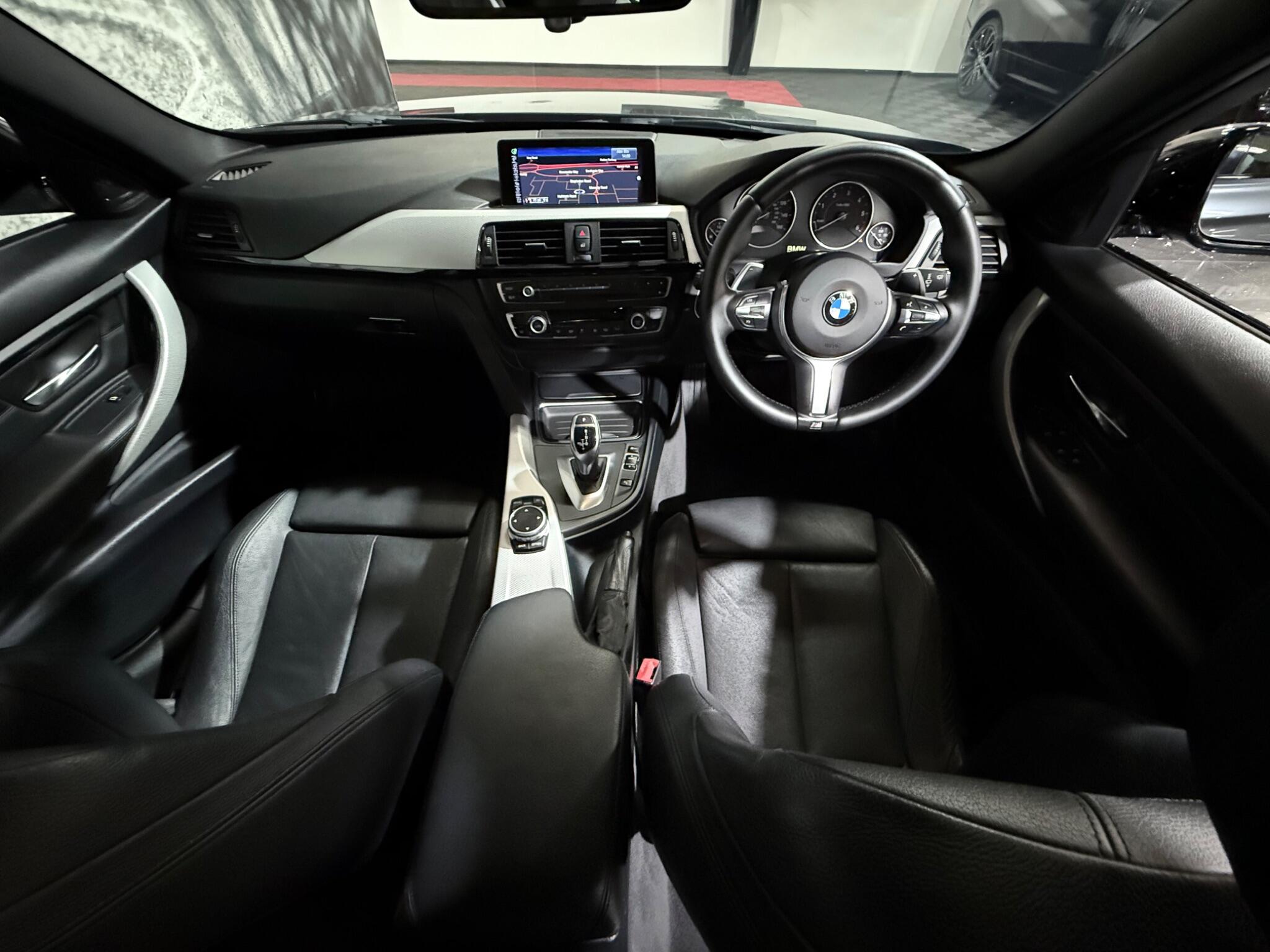BMW 3 Series view 12