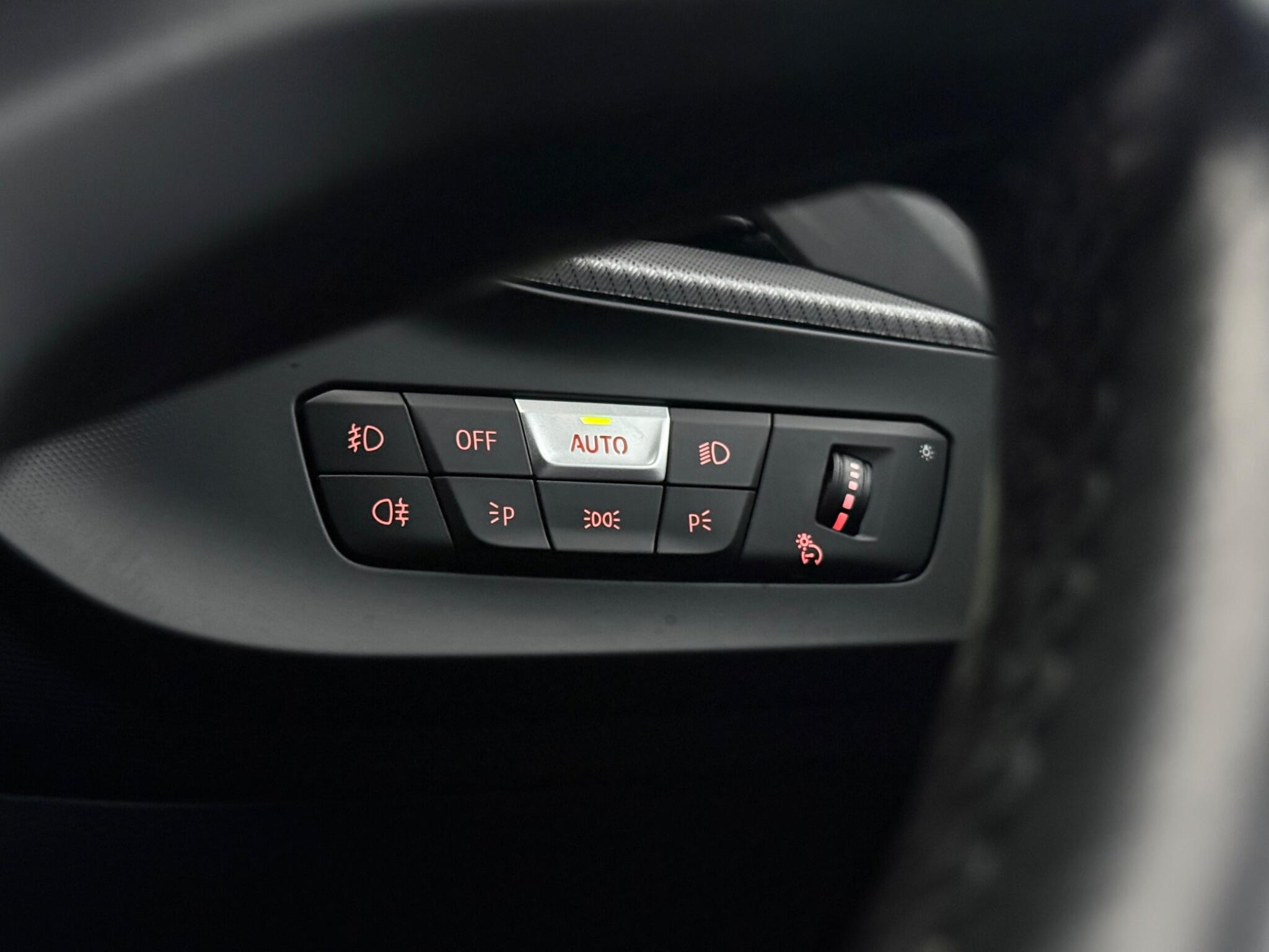BMW 1 Series view 18