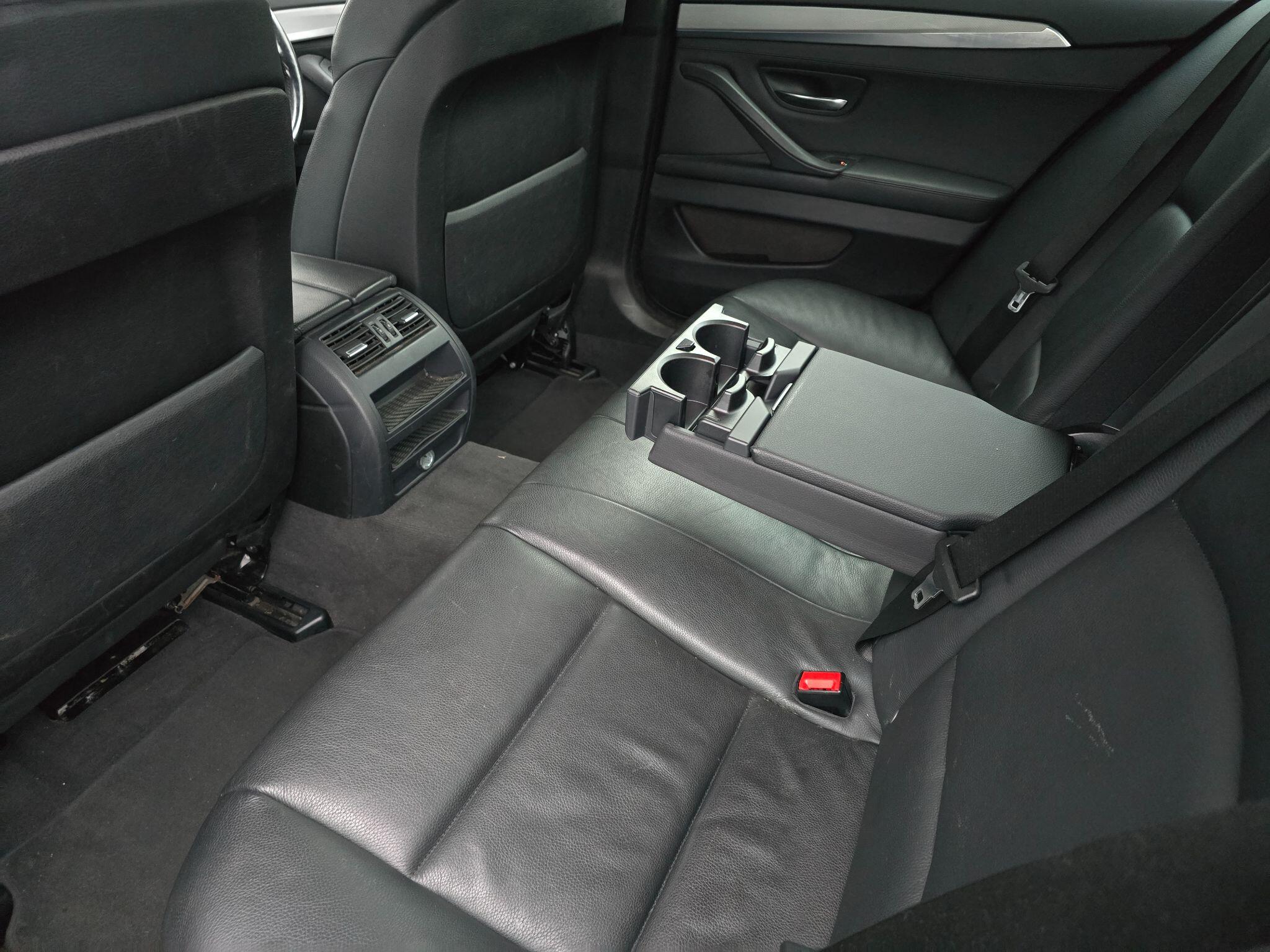 BMW 5 Series view 11