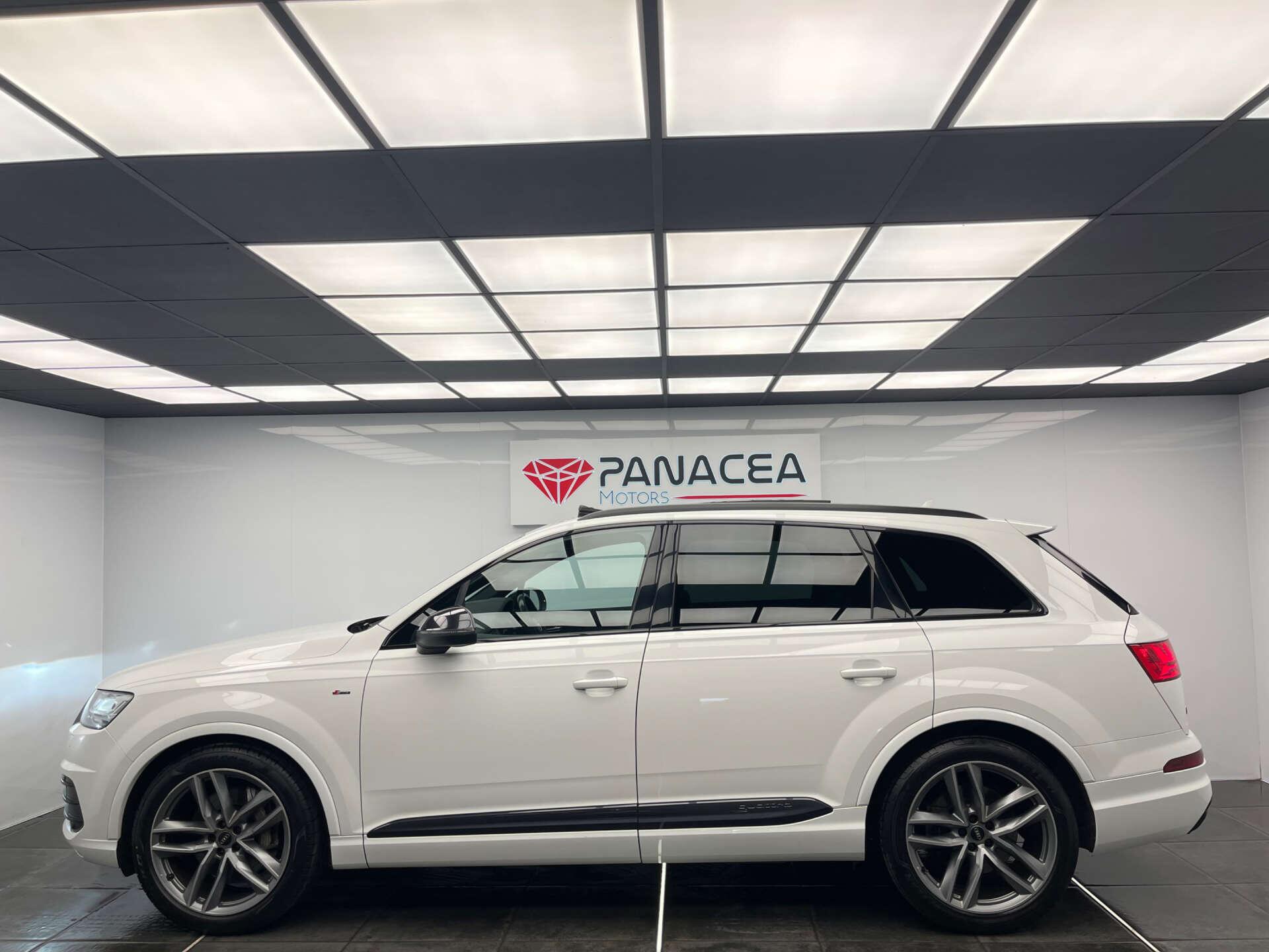 Audi Q7 view 21
