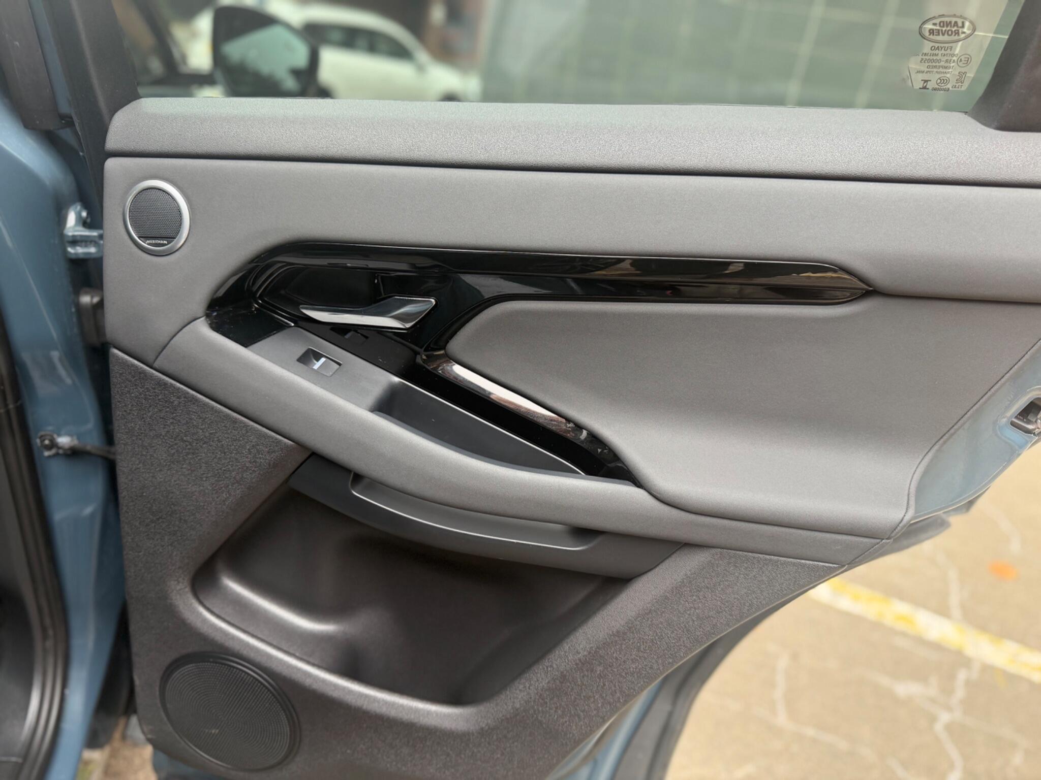 Land Rover Range Rover Evoque view 32