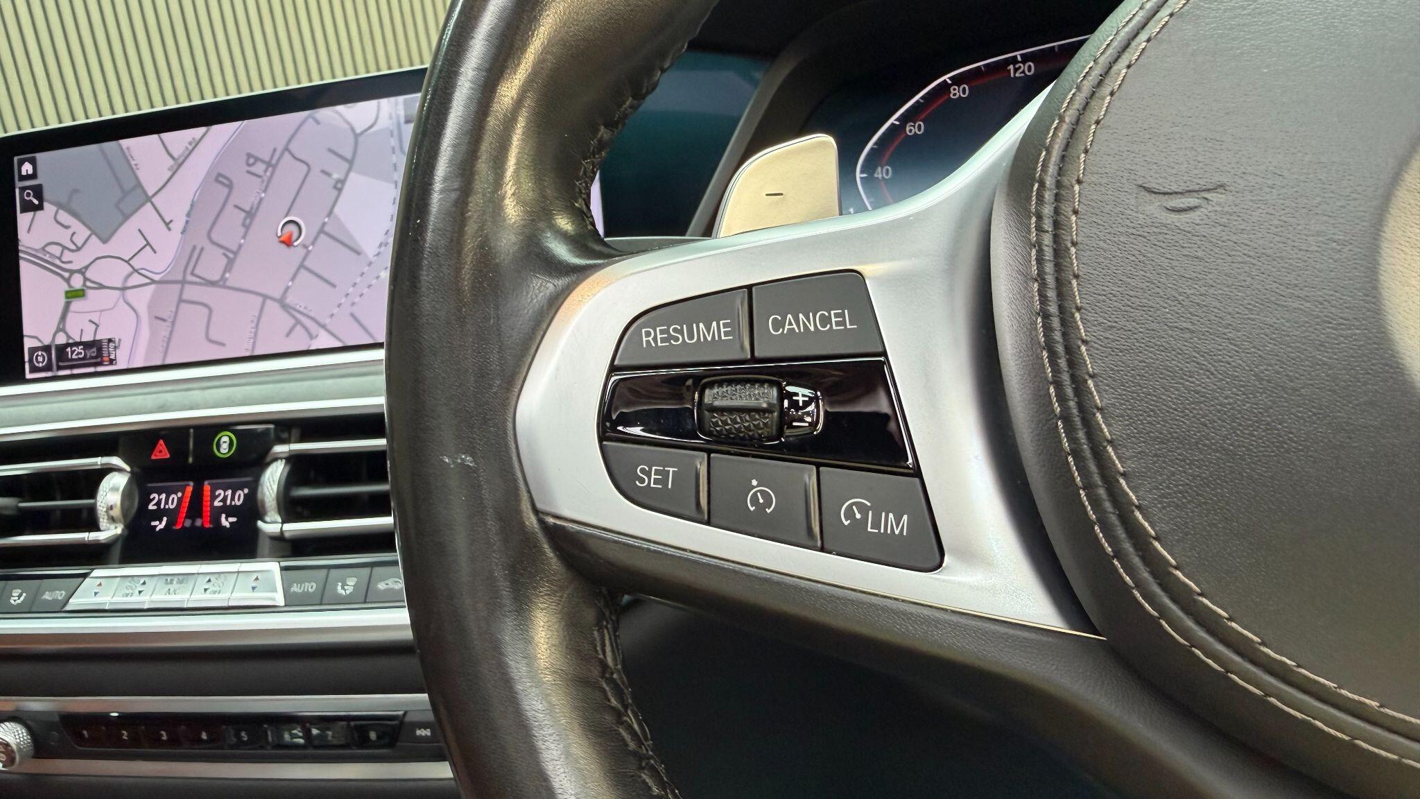 BMW X7 view 18