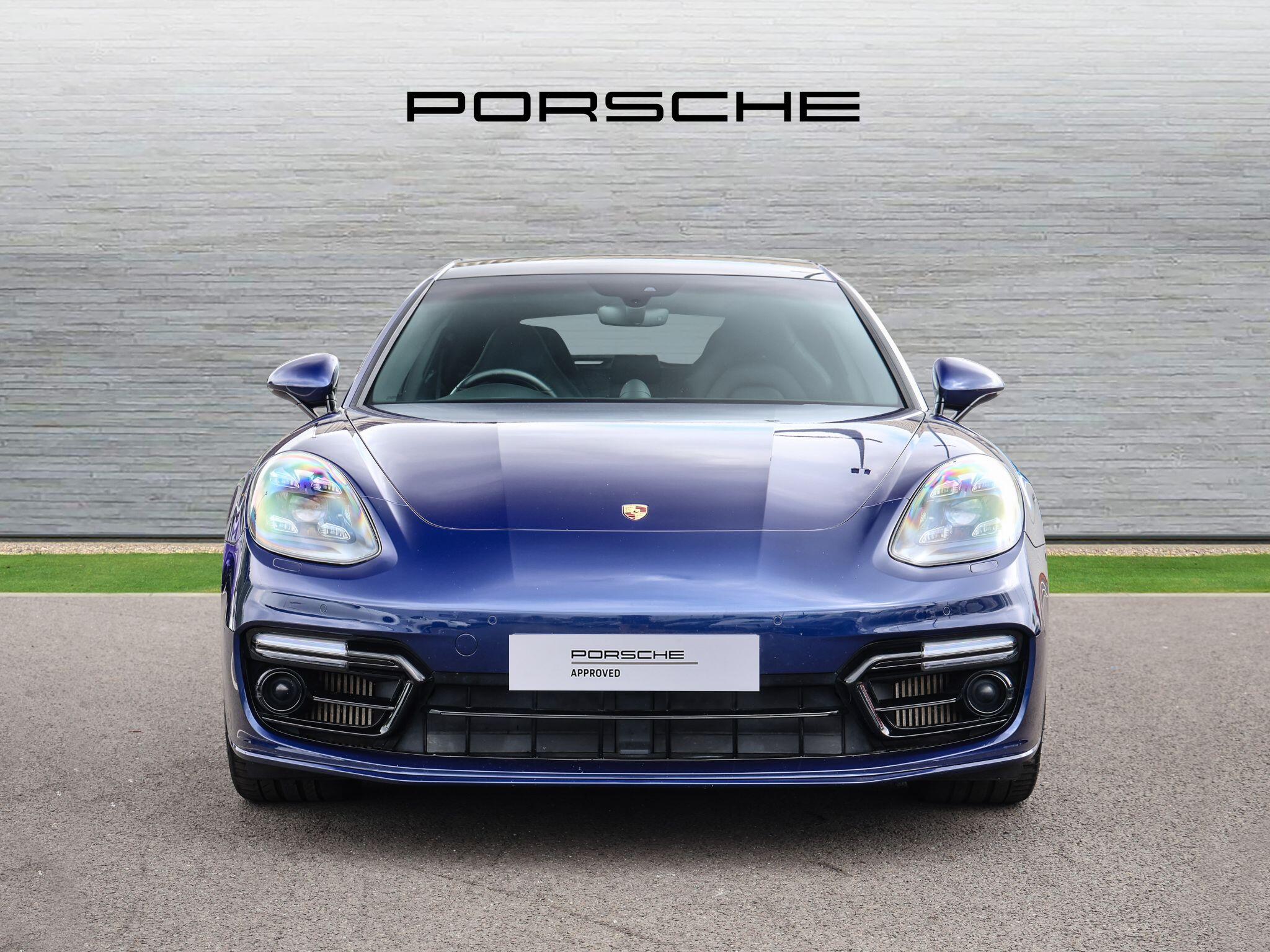 Porsche Panamera view 32