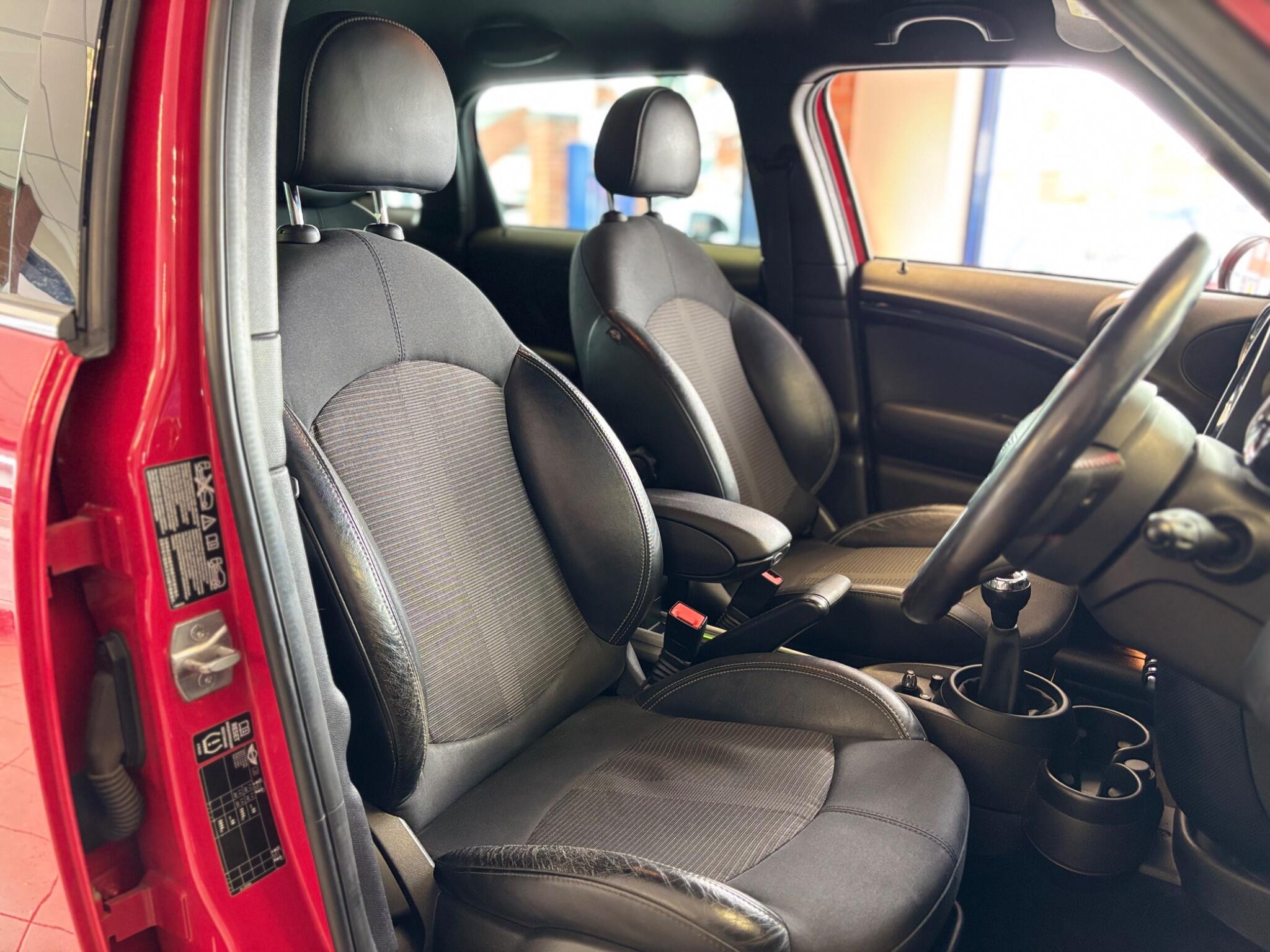 Mini Countryman view 12