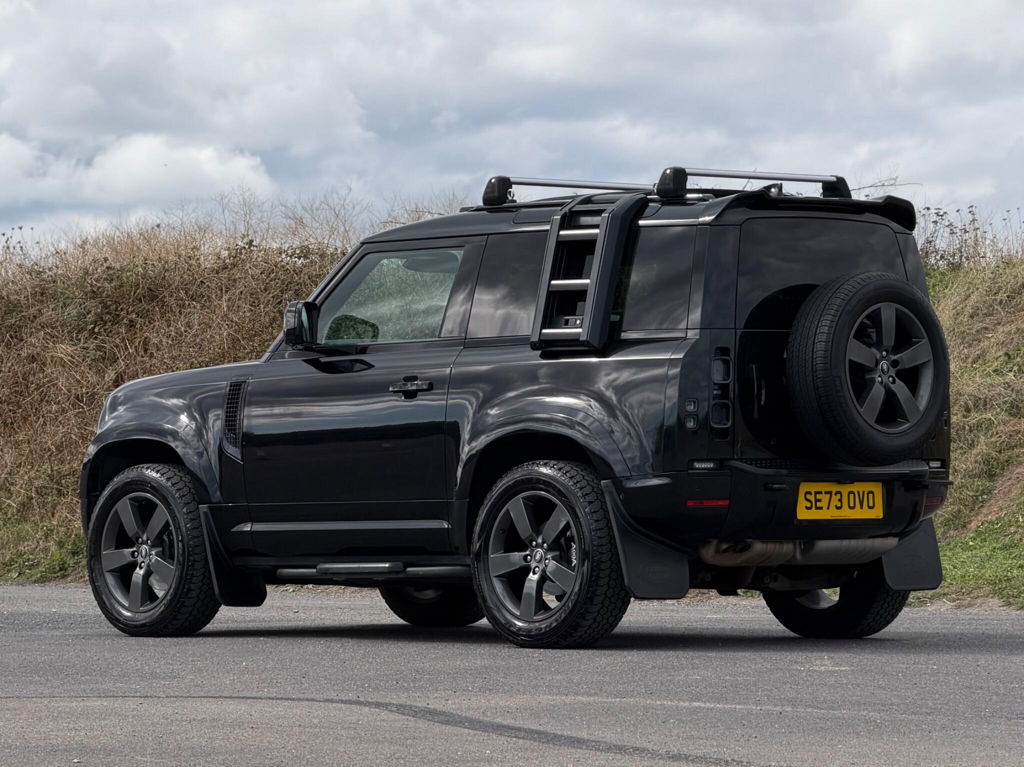 Land Rover Defender view 45