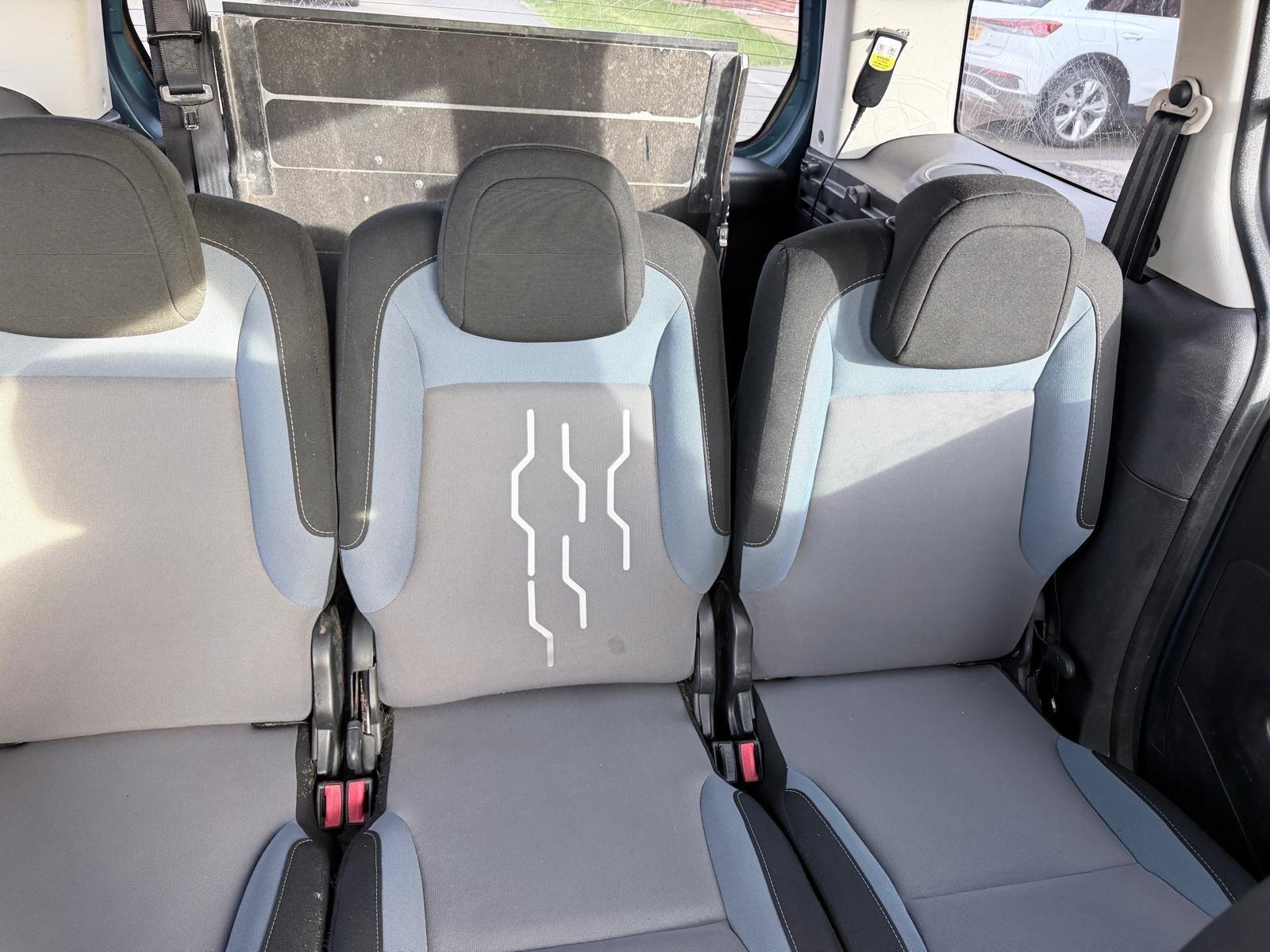 Peugeot Partner Tepee view 14